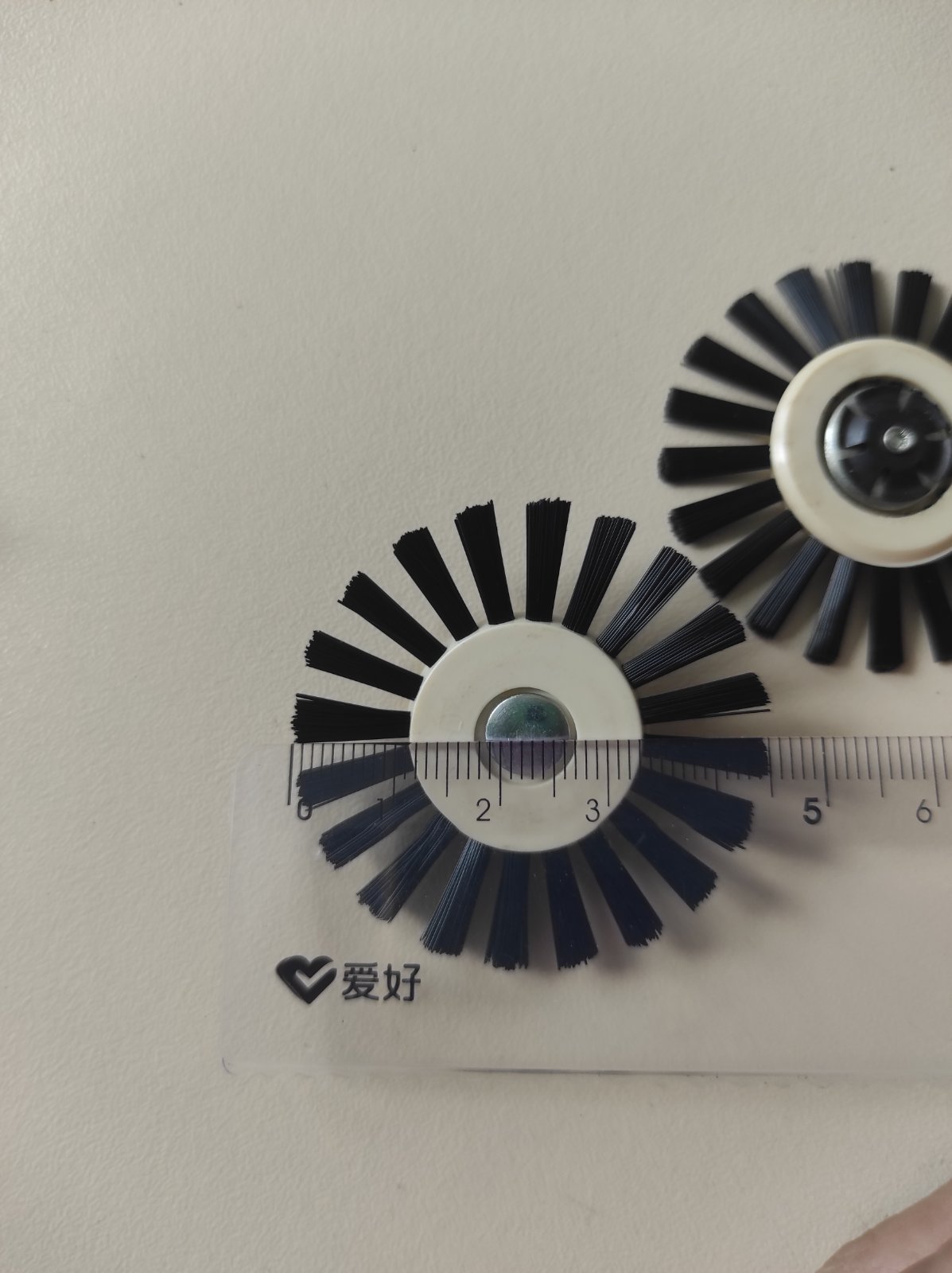 Коліщатко щітка 