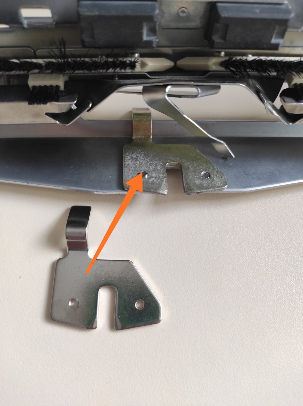 Кріплення до двухфонтурного плеча Brother KR 830 838 850