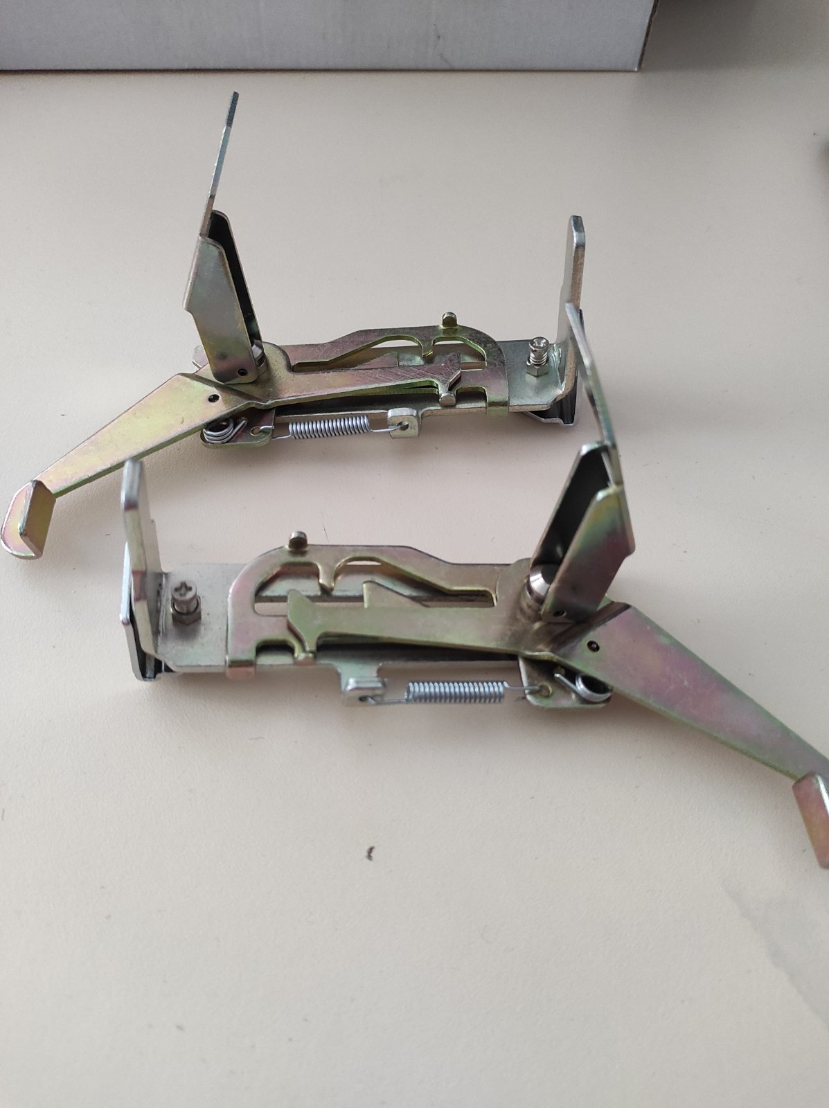 Консоль (підйомник фонтури) KR830 . Ціна вказана за пару