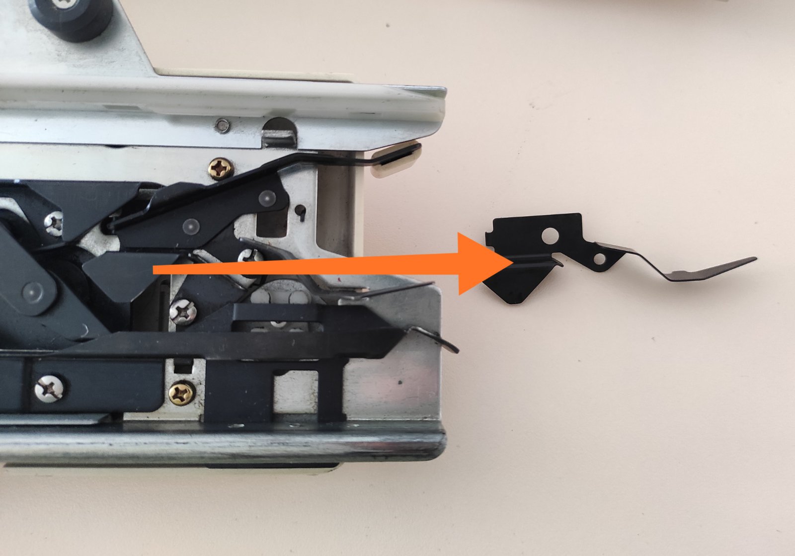 Запчастина № 21-23  Brother KR838,850 (до KR830 не підходить)