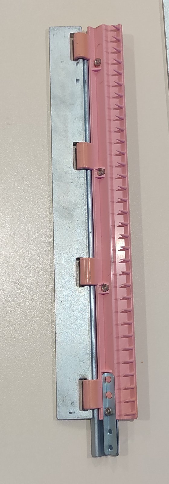 Відтяжка. Вага одного груза 295 грамів довжина 29.5 см розташування між зубцями 9мм . Її можна складати одна до одної. В наявності 3 шт , ціна одиниці 900 грн, якщо комплект 3 шт -2500грн