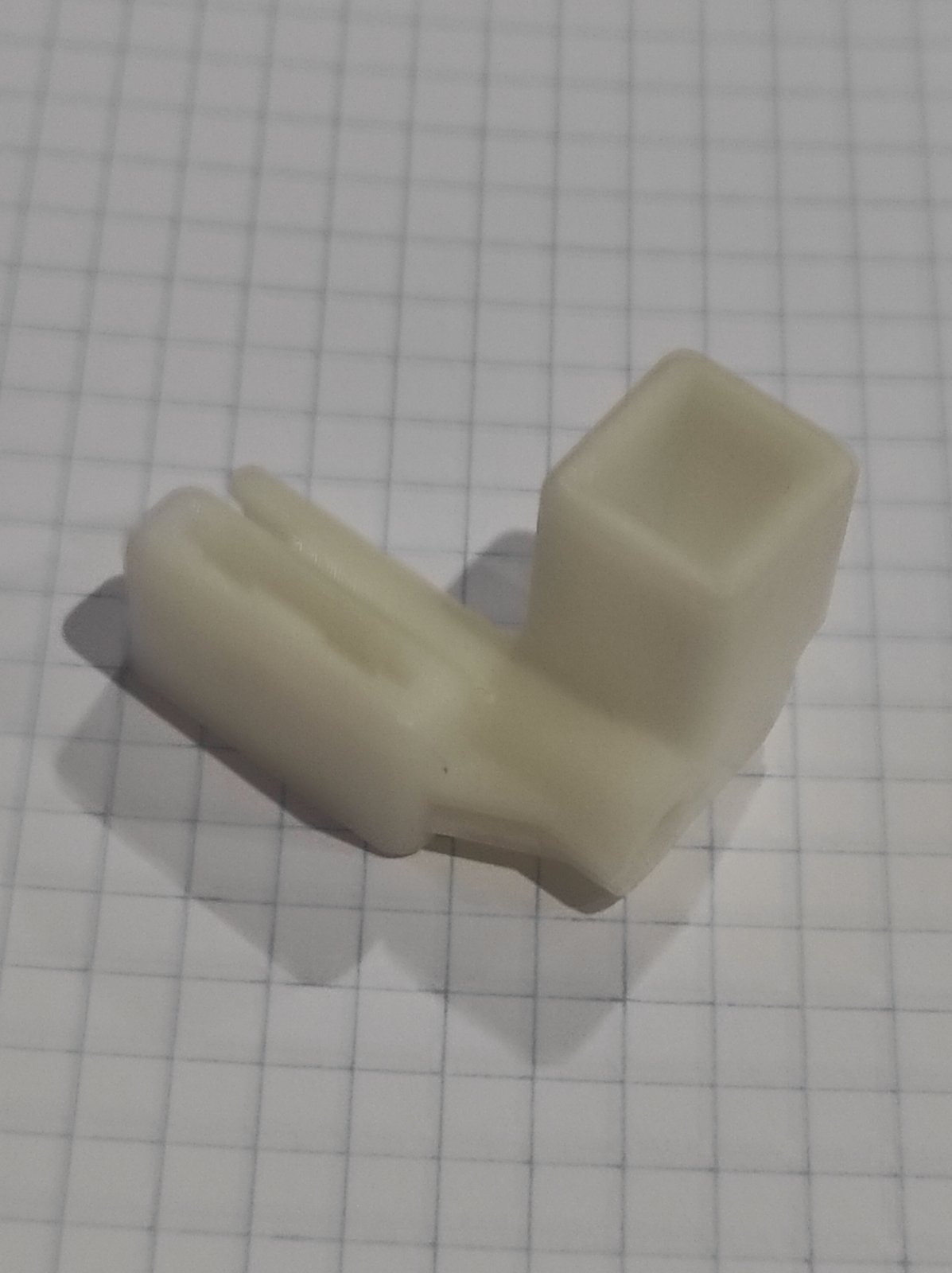 Кріплення до стійки нитковода brother під робот каретку