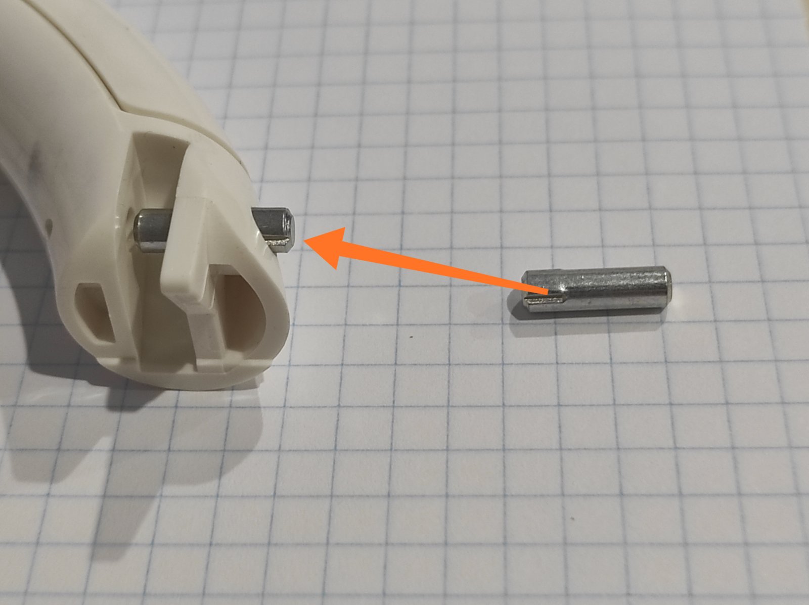 Гвинт ручки каретки LK Silver Reed . Ціна вказана за одну штуку.