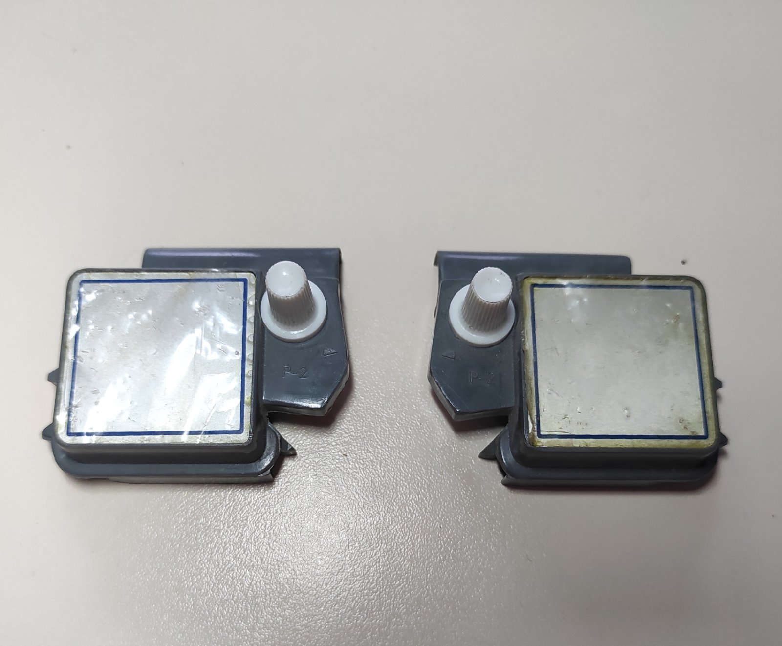 Мейджик кулачки для в'язальних машин Silver Reed та аналогів (Singer, Knitmaster ) 5 класу кулачки призначені до виконання одиночних мотивів, ажурів, при однофонтурному жаккарді . Ціна вказана за пару.