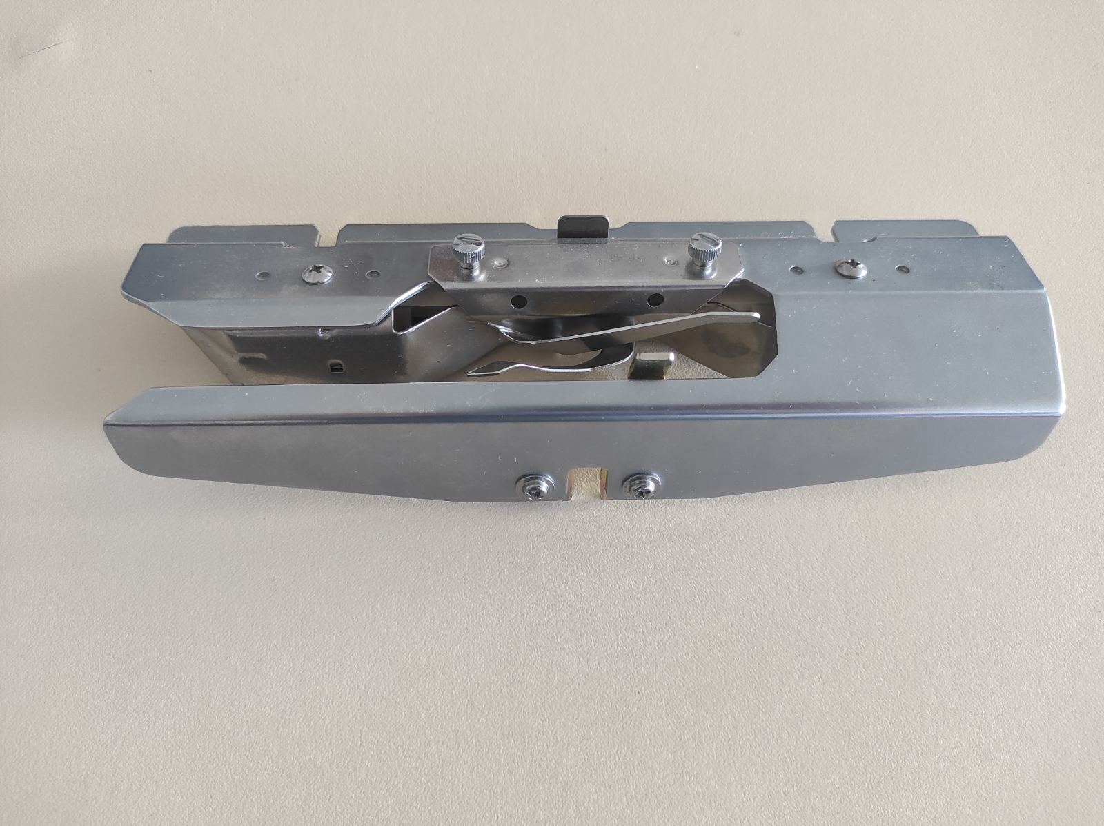 Двохфонтурне плече Brother KR 850