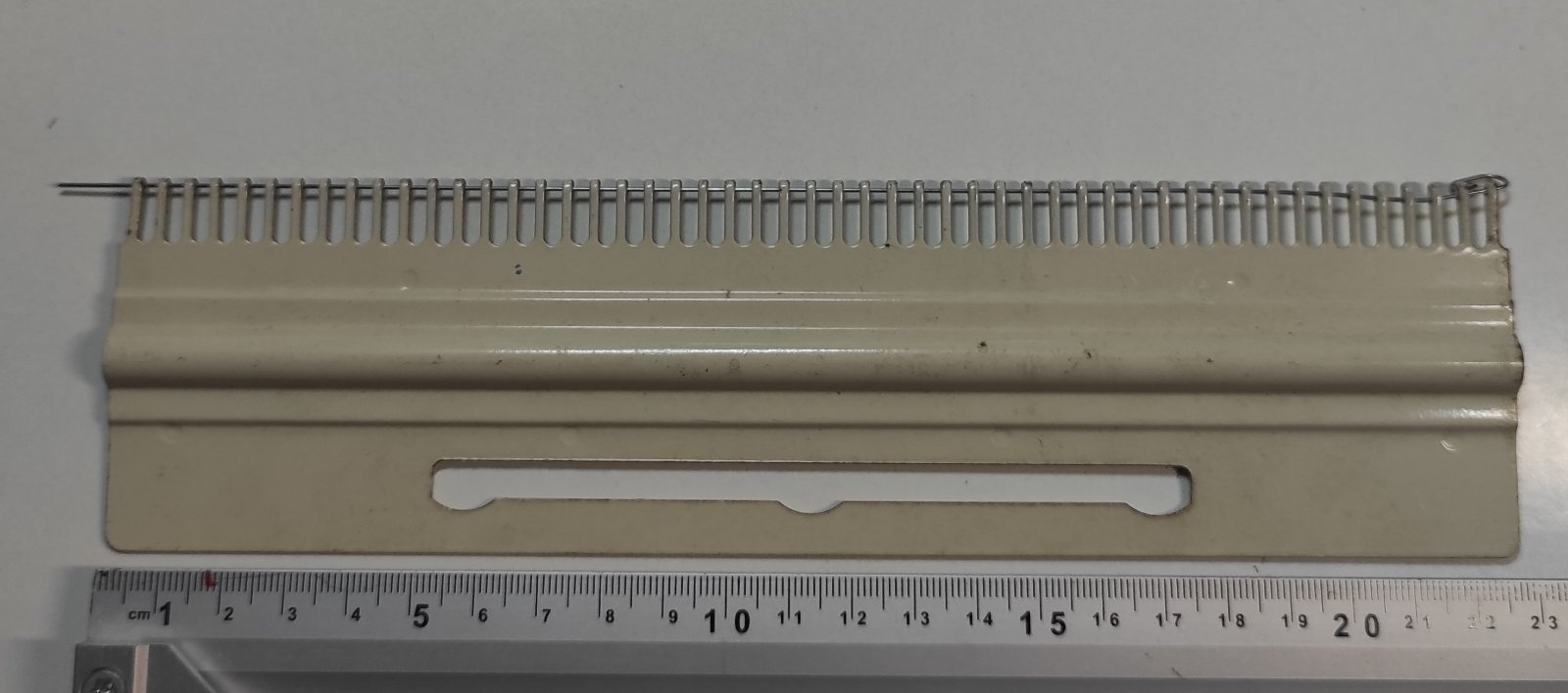 Двохфонтурна гребінка 5кл відстань між голками 4, 5 мм  Гребінка на 51 гачок