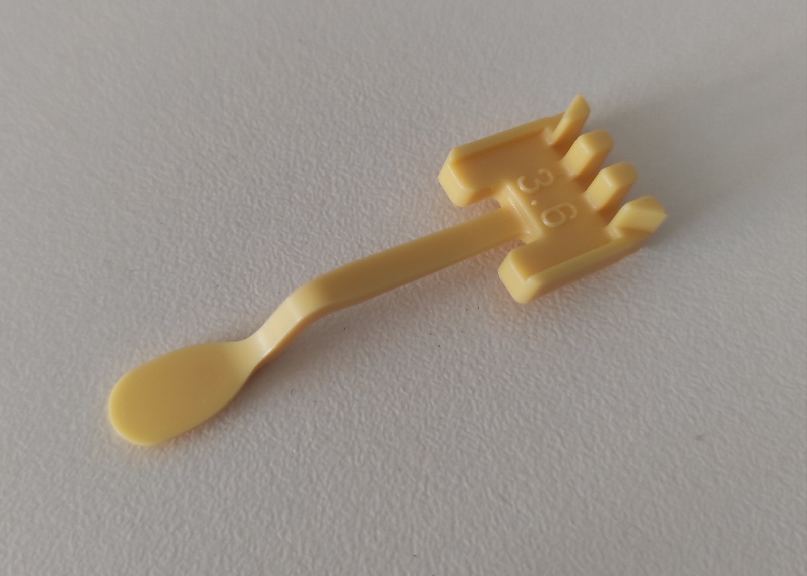 Сепаратор пряжі Silver Reed 7 класу Підходить для перфокарточних машин сьомого класу відстань між голками 3,6 мм Silver Reed та їх аналогів