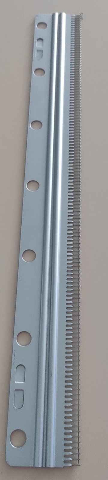 Двохфонтурна гребінка Brother 5 клас 4, 5мм розташування між голками на 130 голок ( довжина 58.5 см )