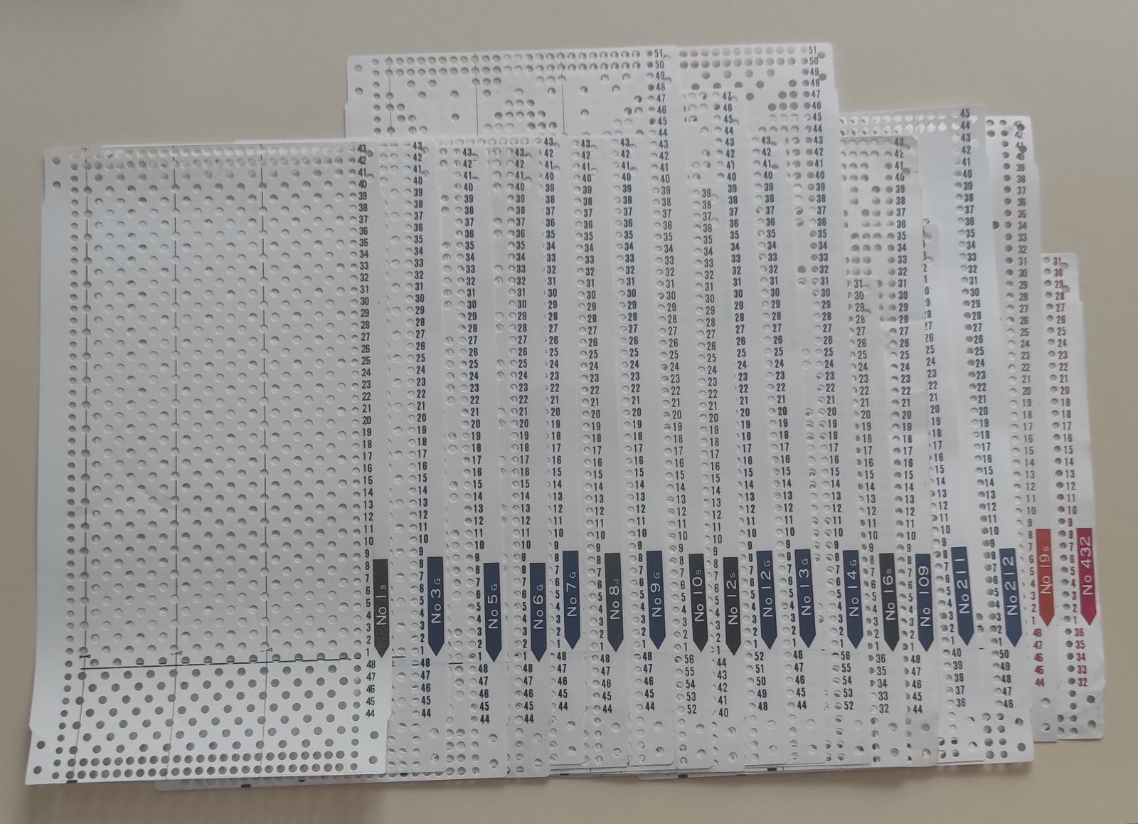 Набір перфокарт Brother KH Підходить до 3 та 5 клас Набір 18шт(1s,3G,5G,6G,7G,8J,9G,10S,12S,12G,13G,14G,16S,109,212,19S,432) 18шт-800грн