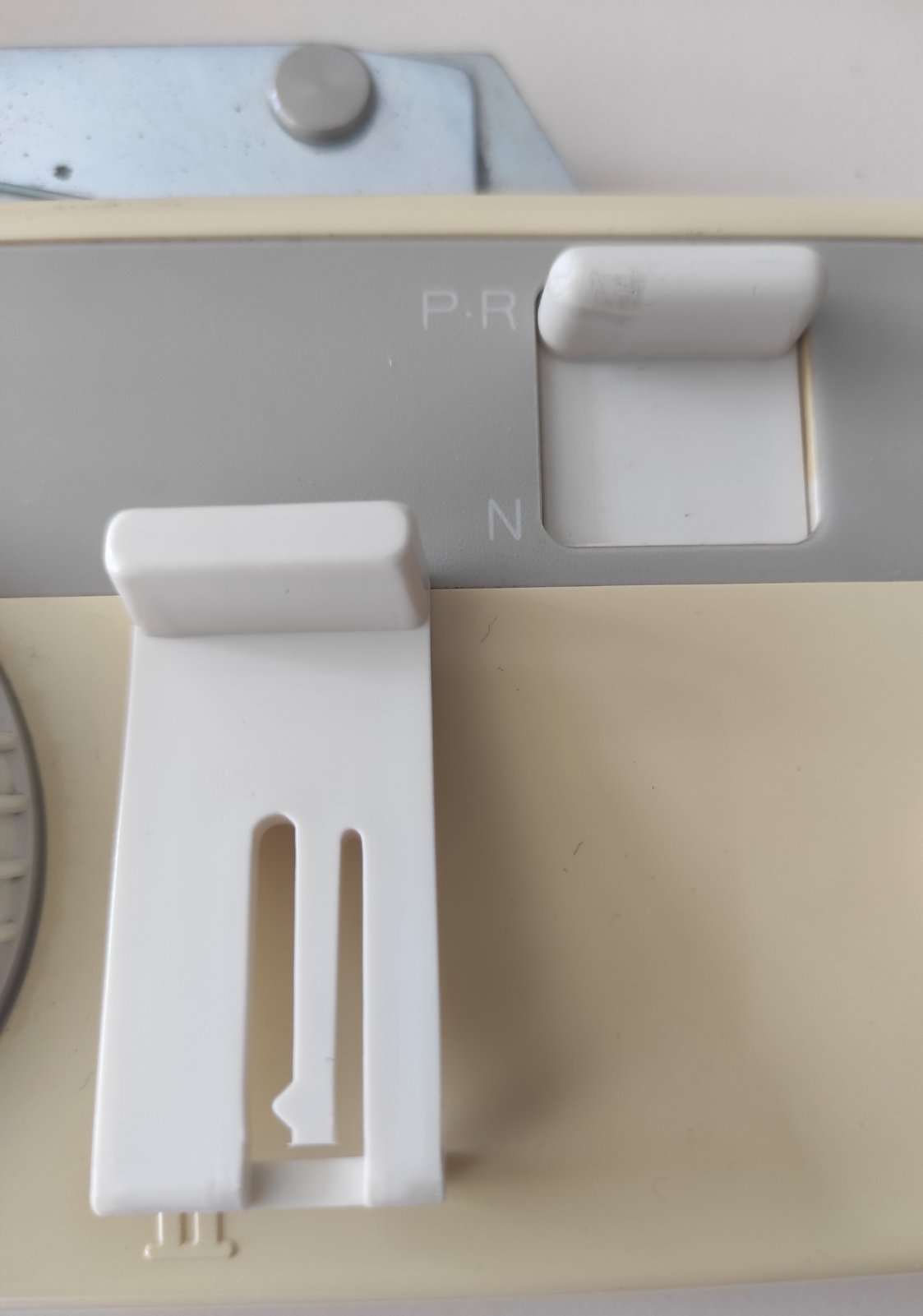 Запчастина Brother A-68 ,A-67 KR830,838,850 Ціна вказана за пару (L,R)