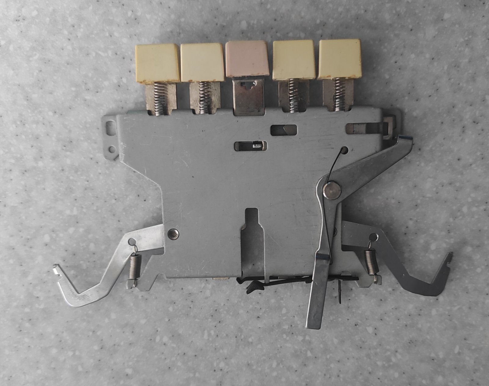 Кнопковий пристрій для в’язальної машини Brother KH-260 (3-й клас), оригінал Японія