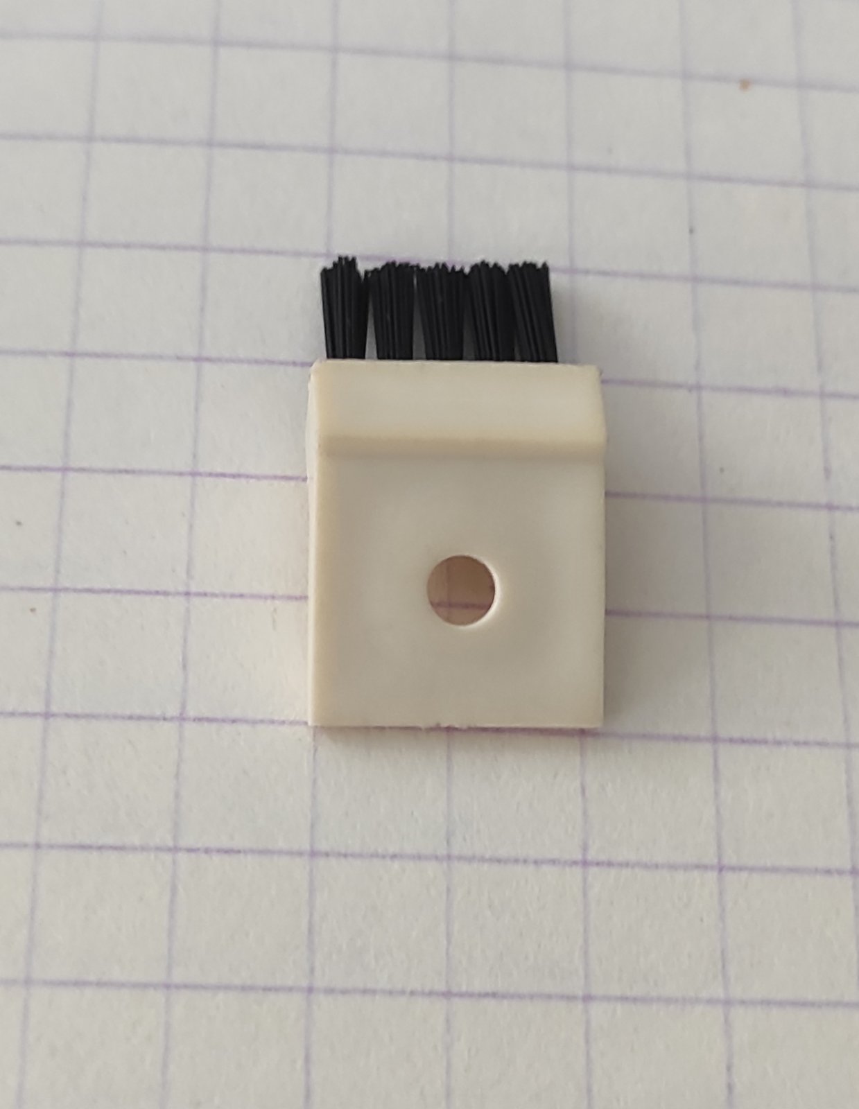 Щітка brother kr 830 ( маленька )   Щітка brother kr830 для двухфонтурного плеча .  made in Japan