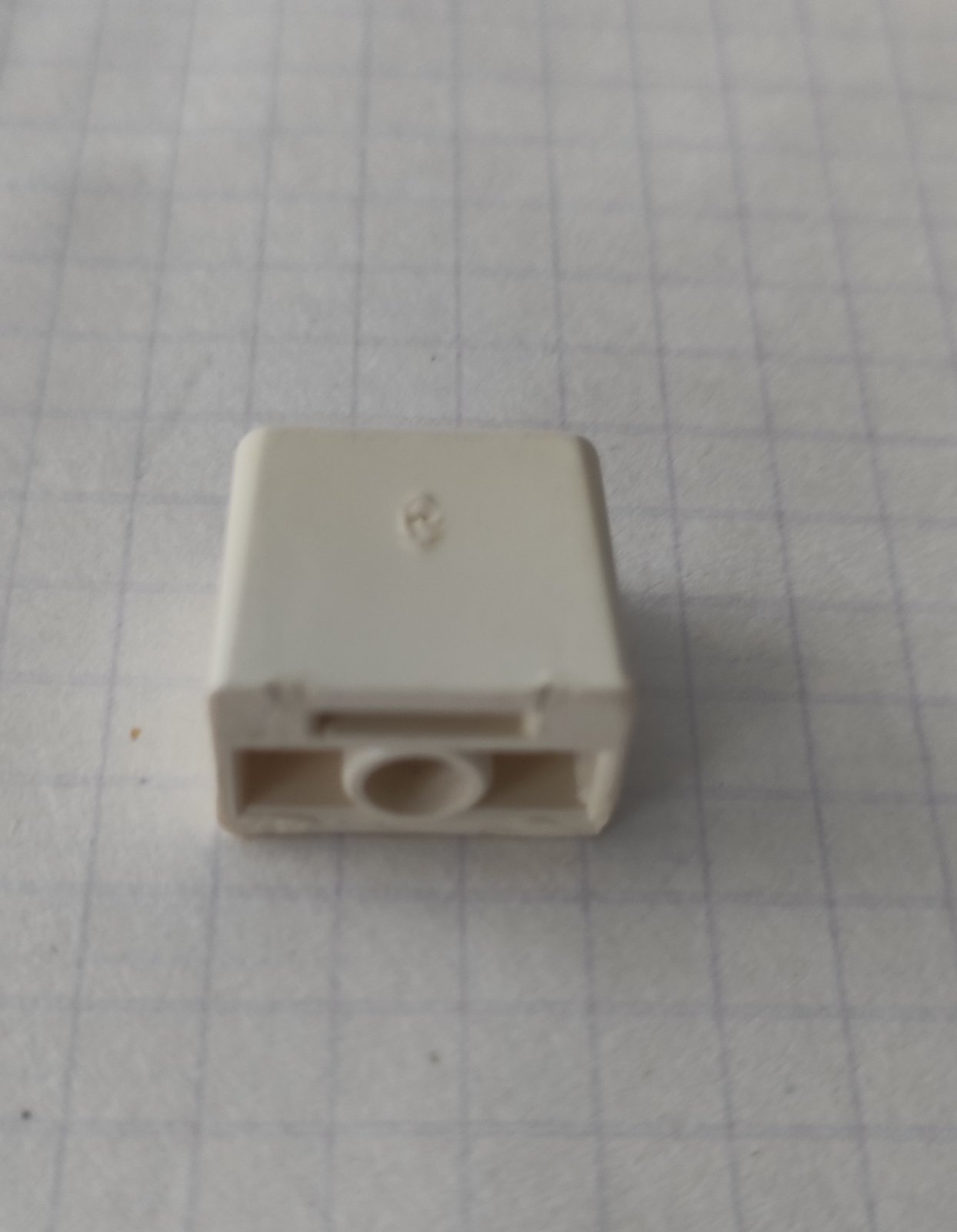 Кнопка brother KH до основної каретки. Кнопка включення вибору в'язки.