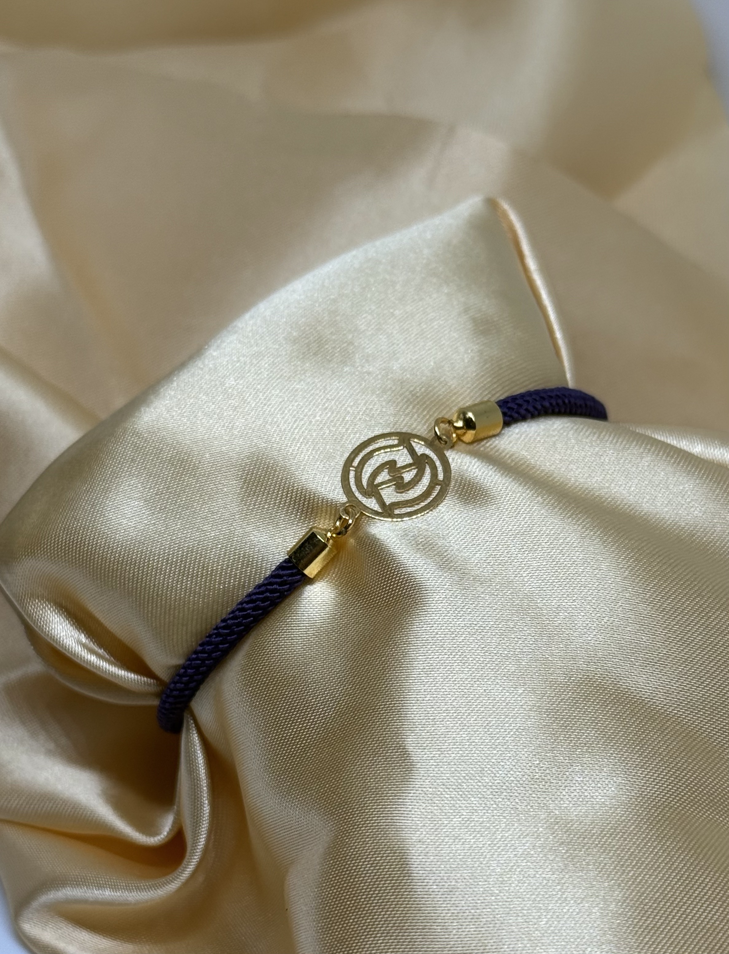 Lien | 18 karat | pilmotiv i sirkel