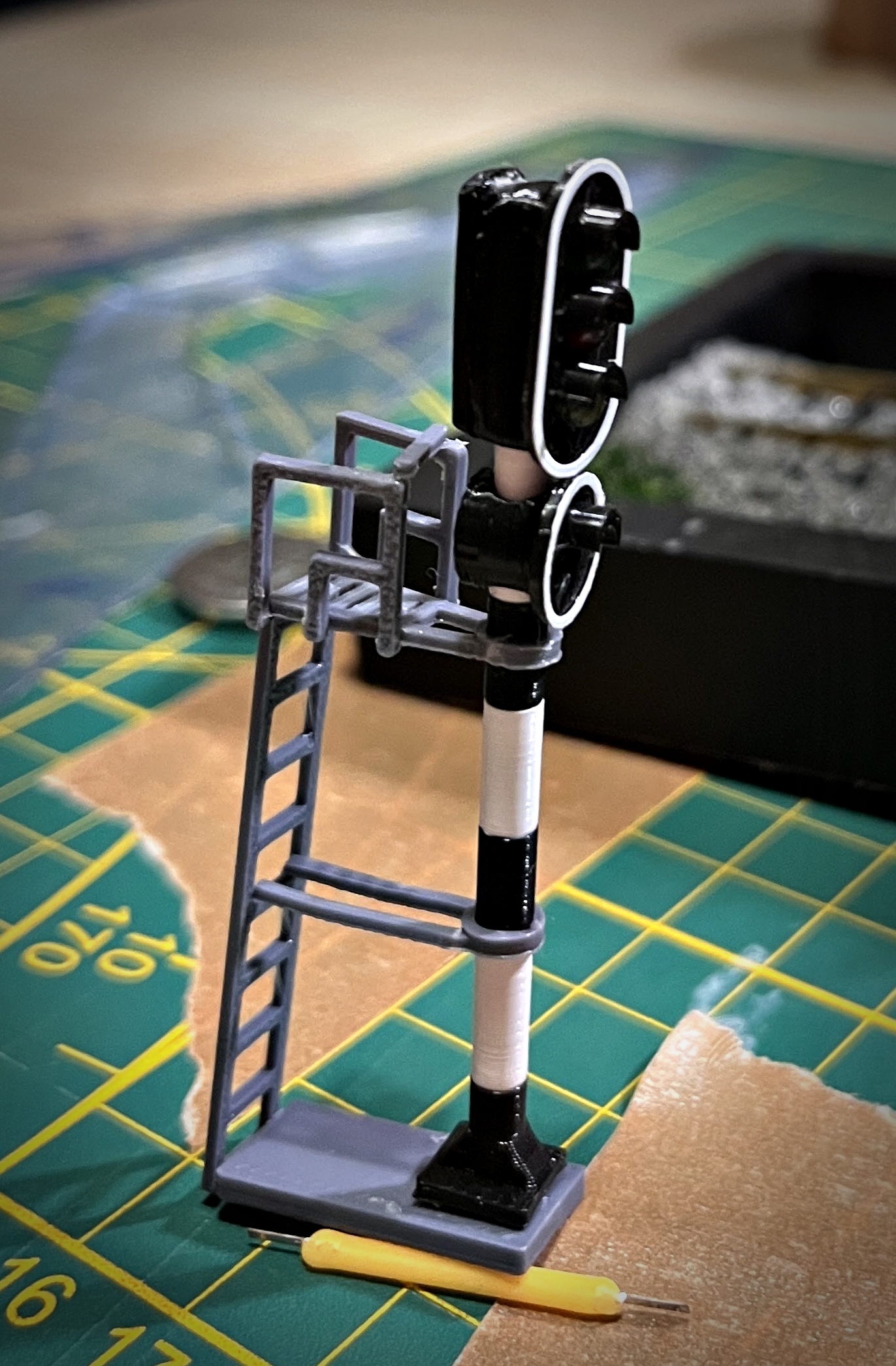 Señal ferroviaria 3 focos + rebase