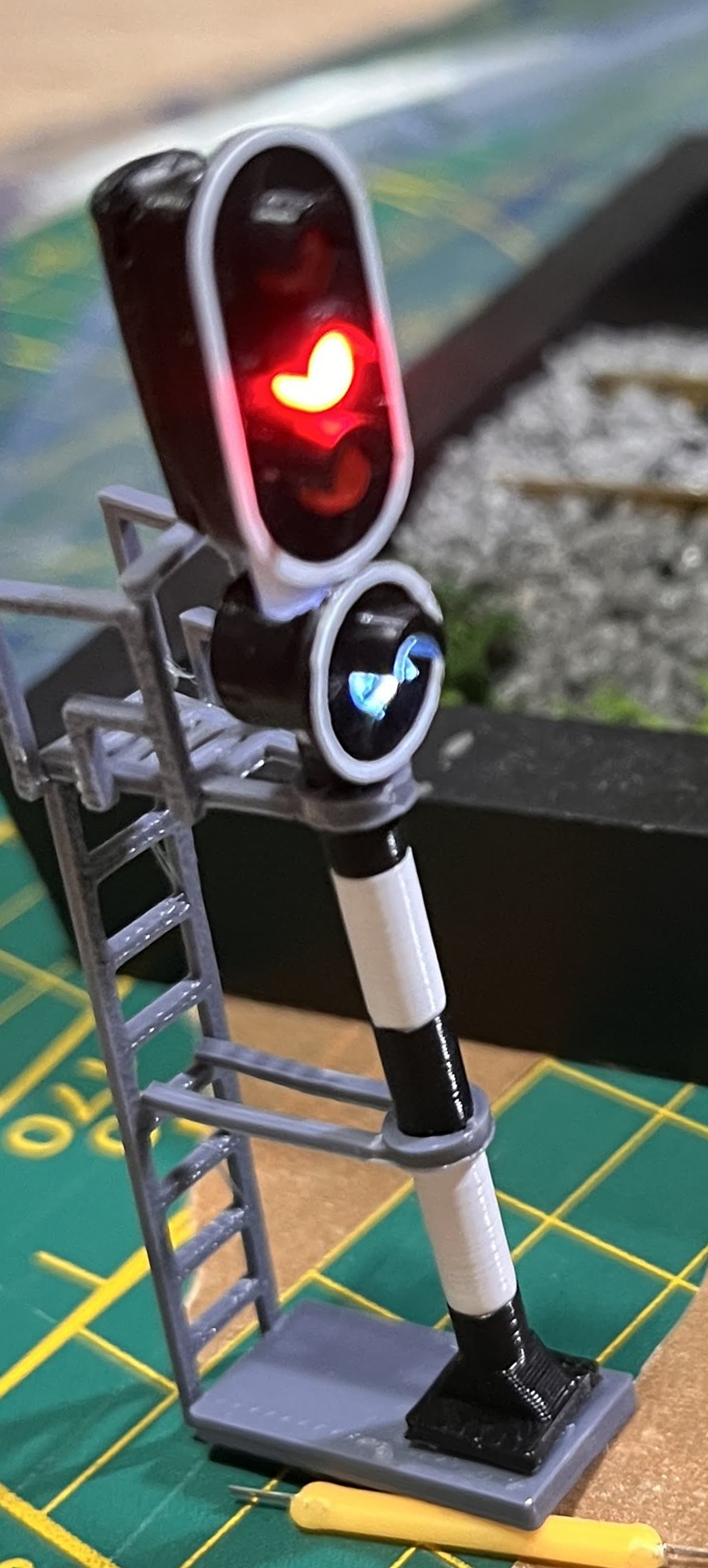 Señal ferroviaria 3 focos + rebase