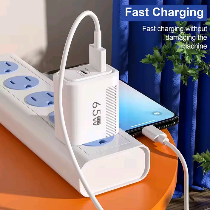 Adaptador de Carregamento 65W - USB e Tipo C