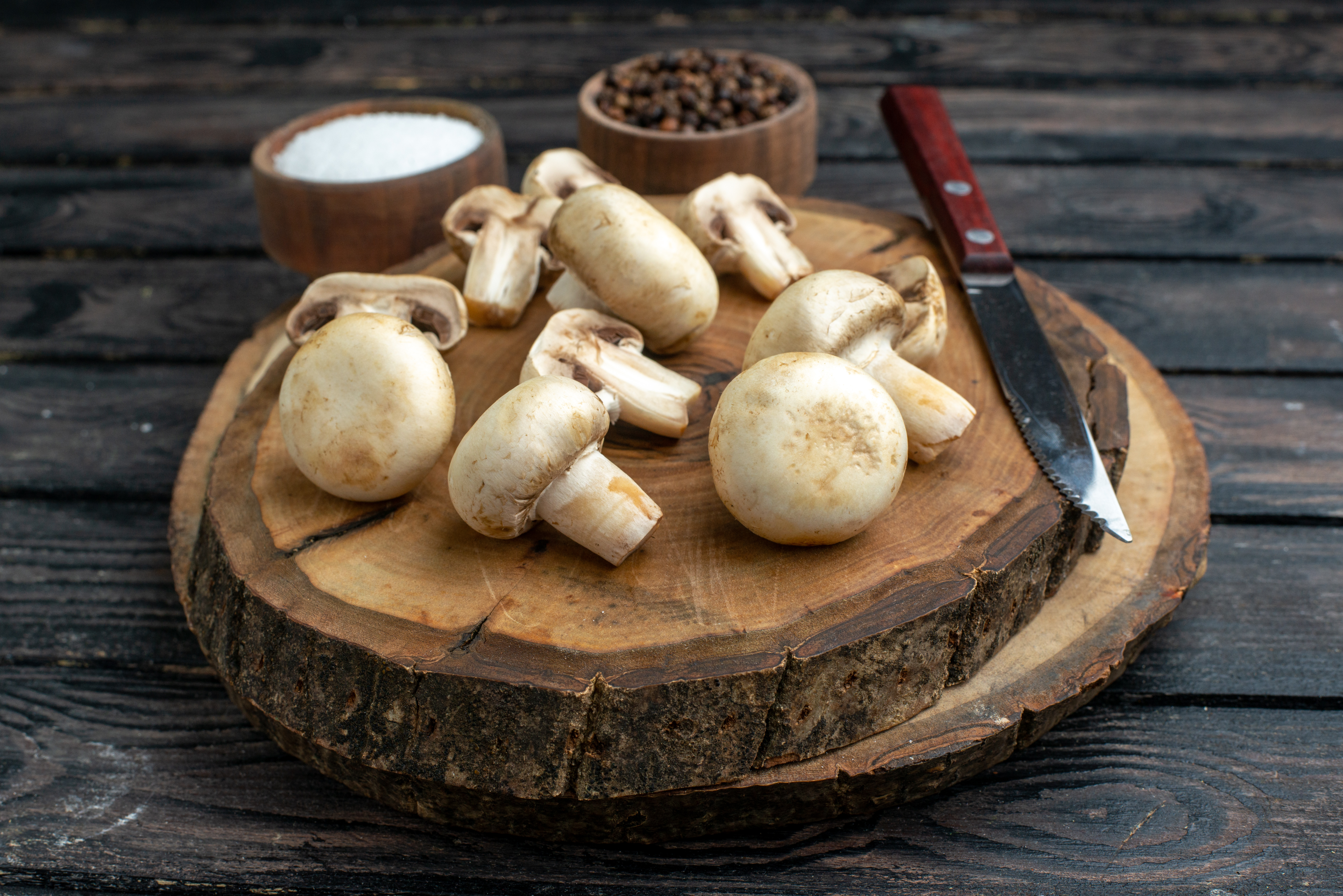 Fresh white button mushrooms 1kg