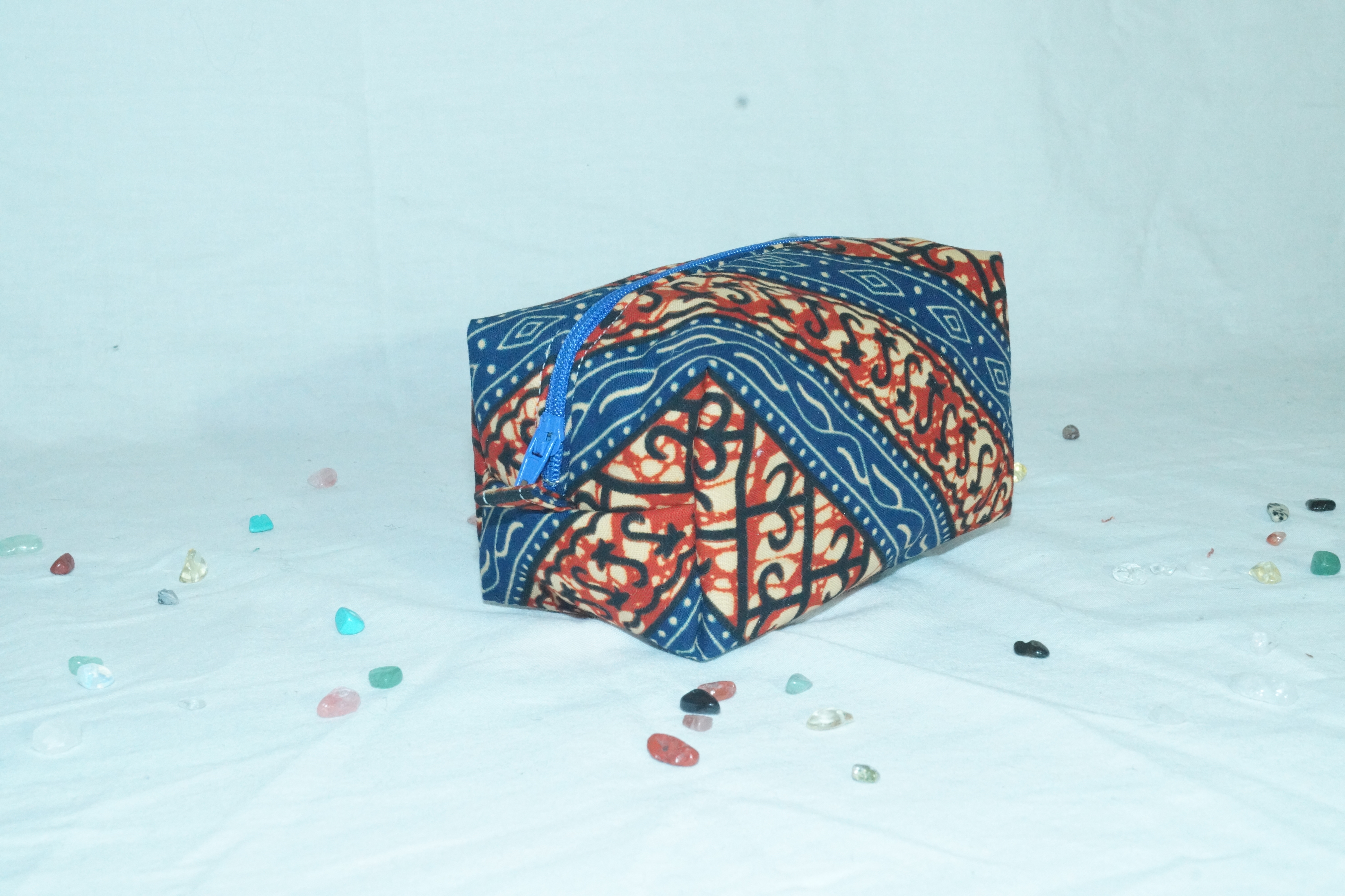 Trousse rouge et bleue