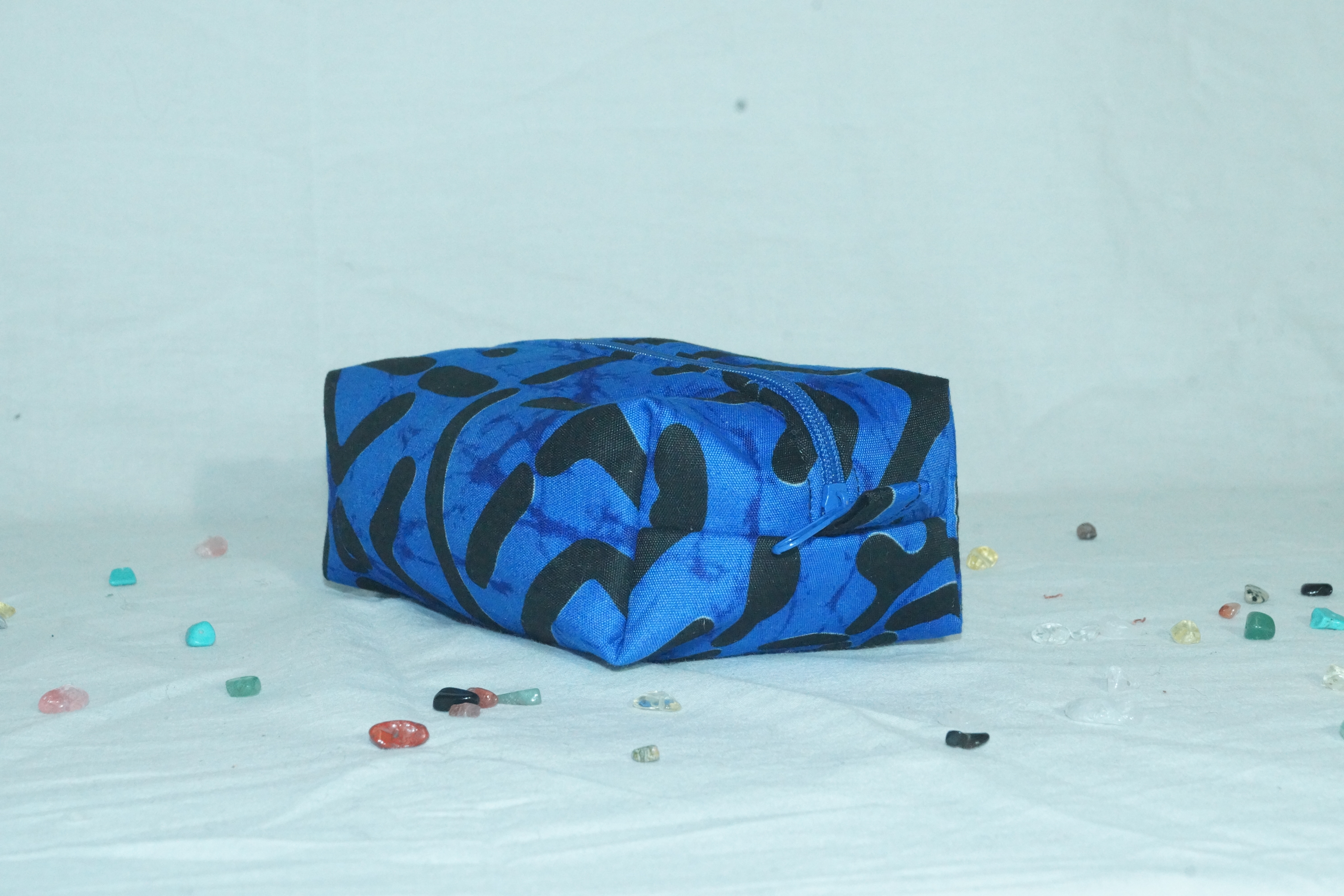 Trousse bleue et noire
