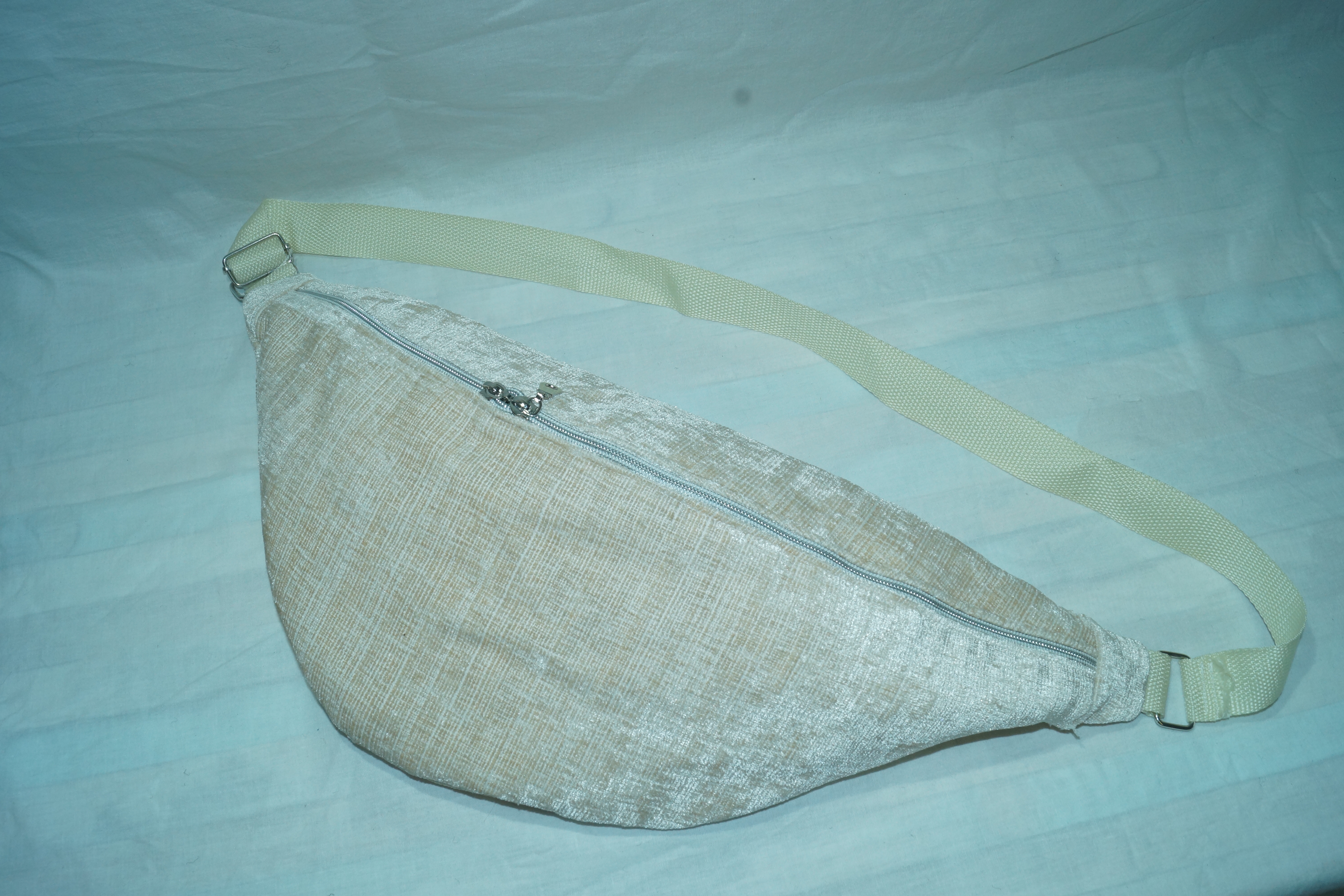 Banane XXL velours écru