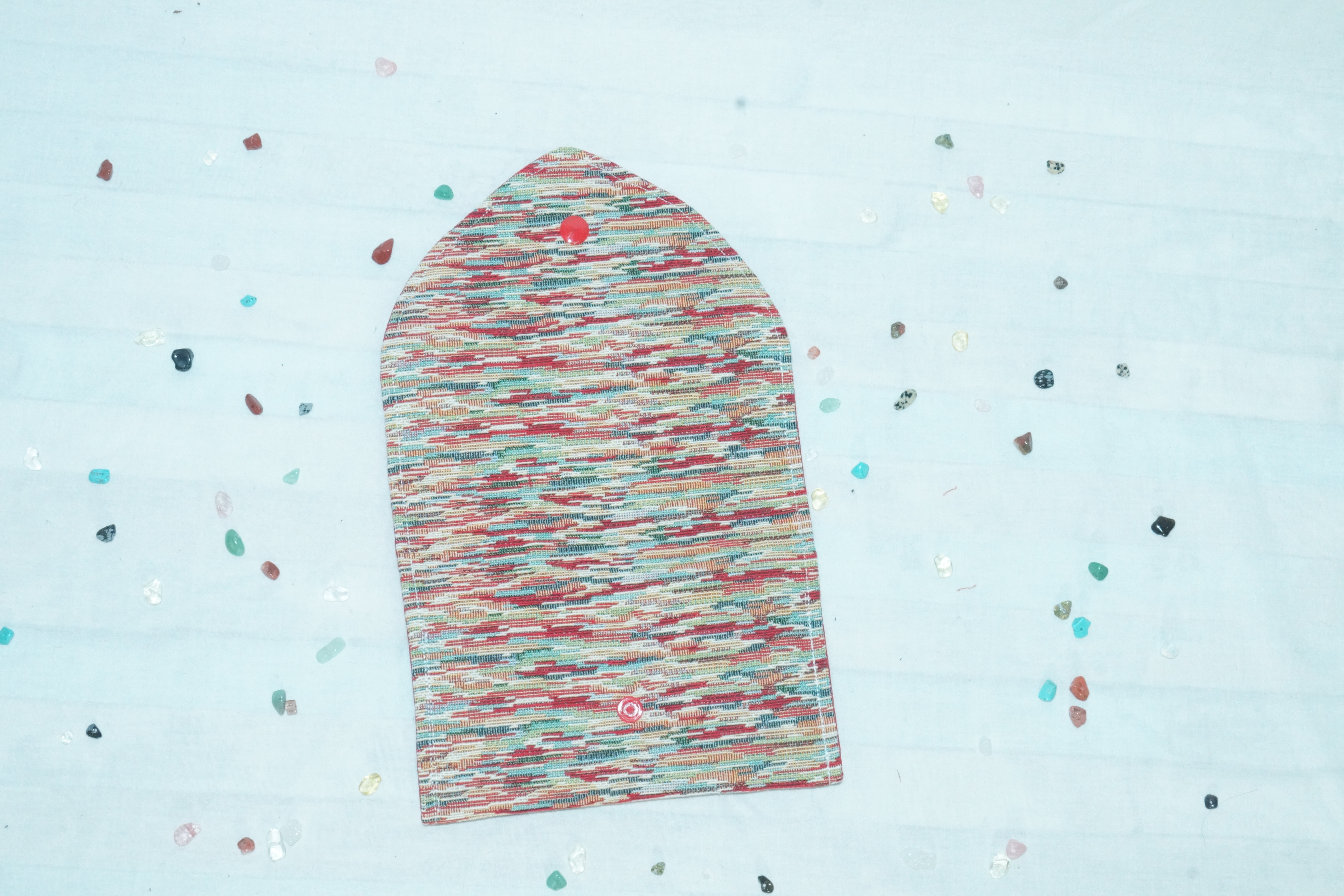 Blague à tabac rouge et multicolore