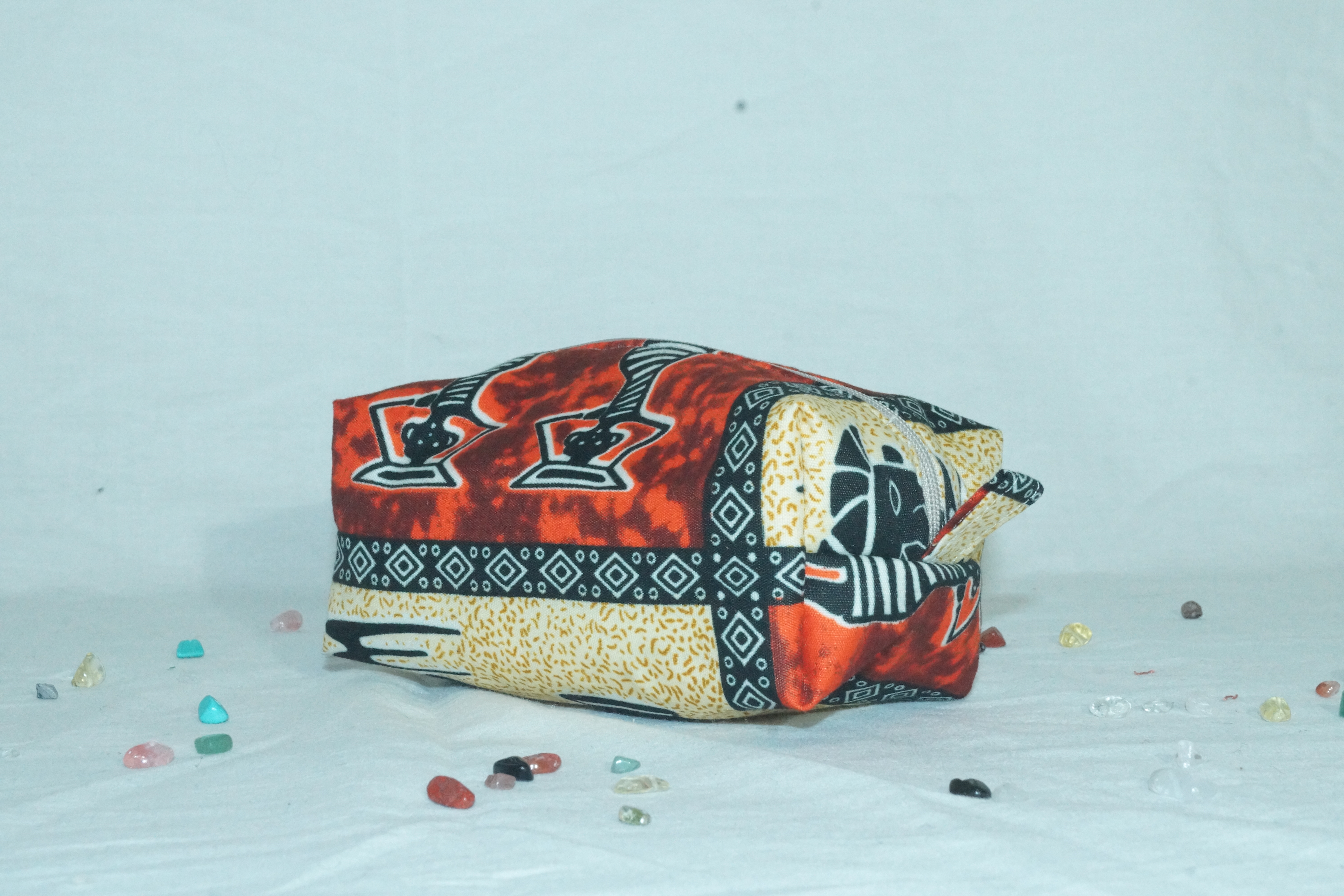 Trousse orange et beige