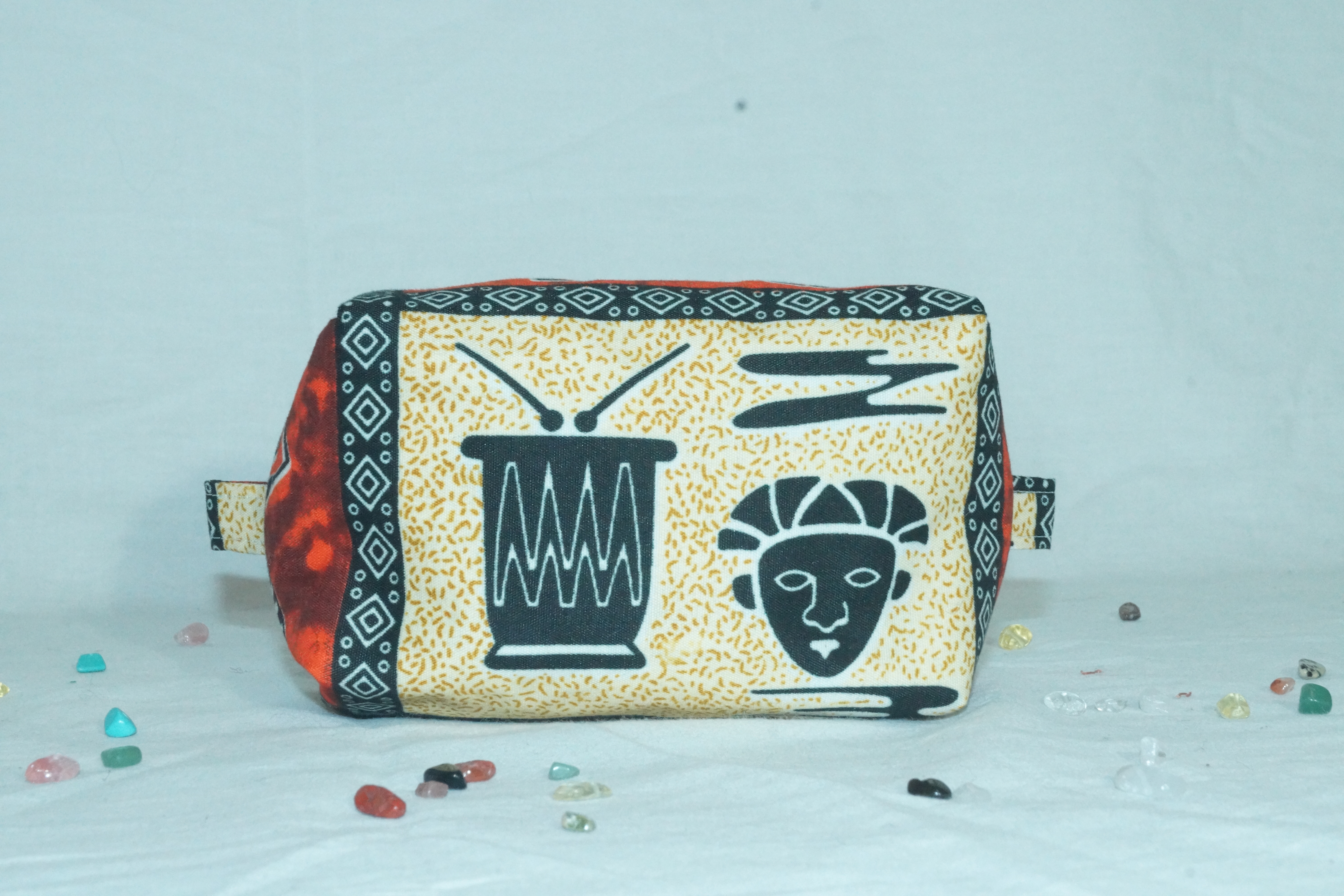 Trousse orange et beige