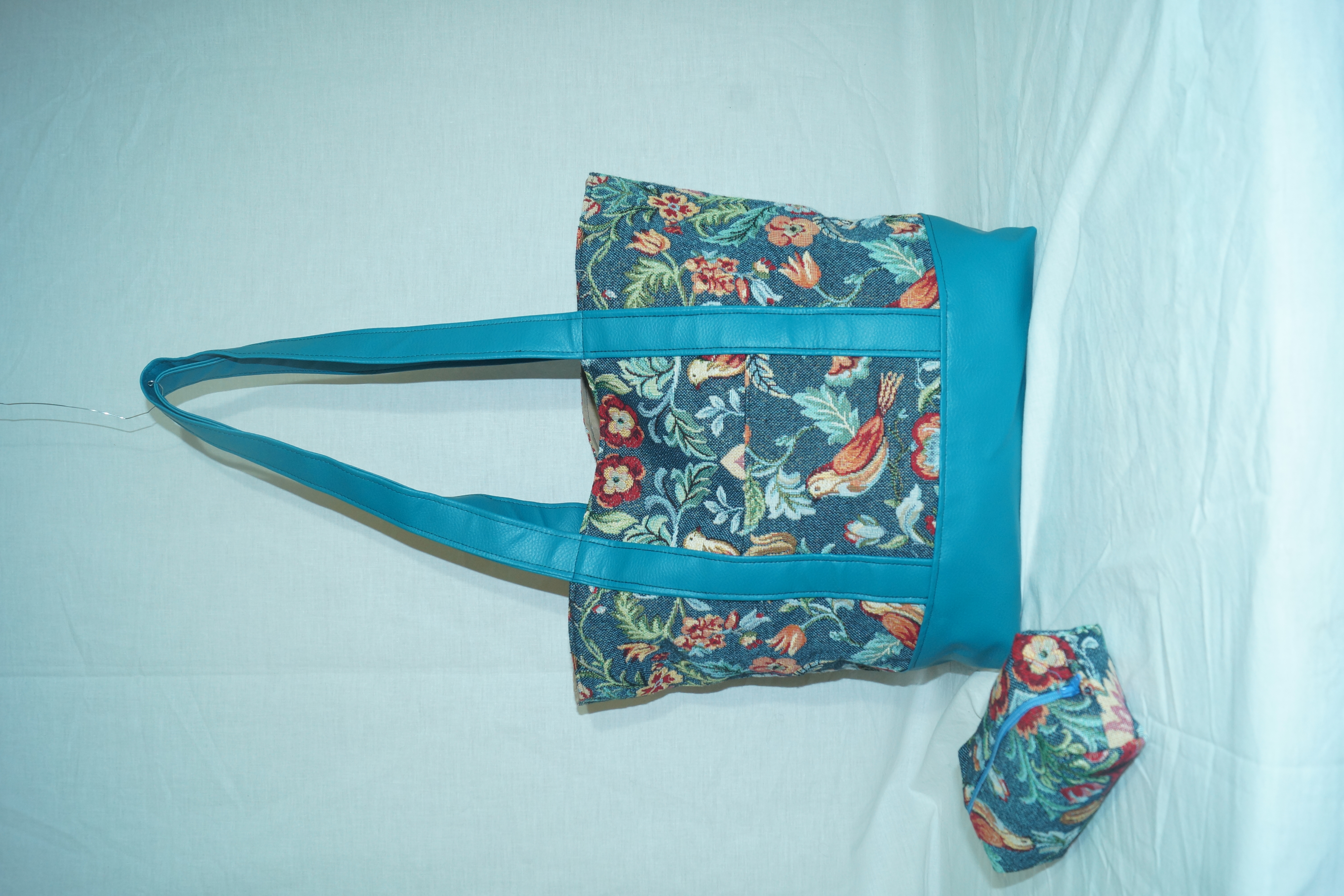 Sac à main fleurs et oiseaux