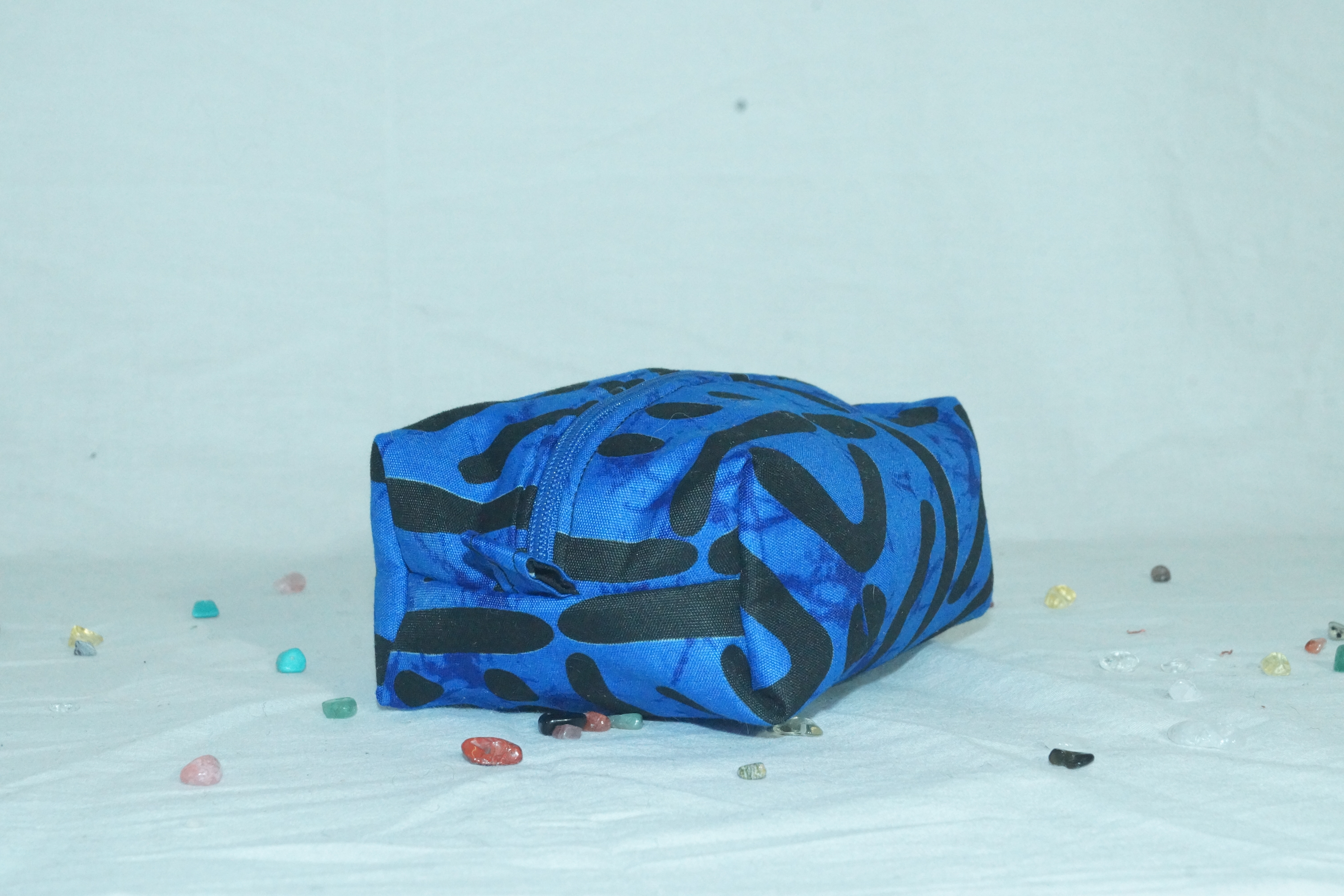 Trousse bleue et noire