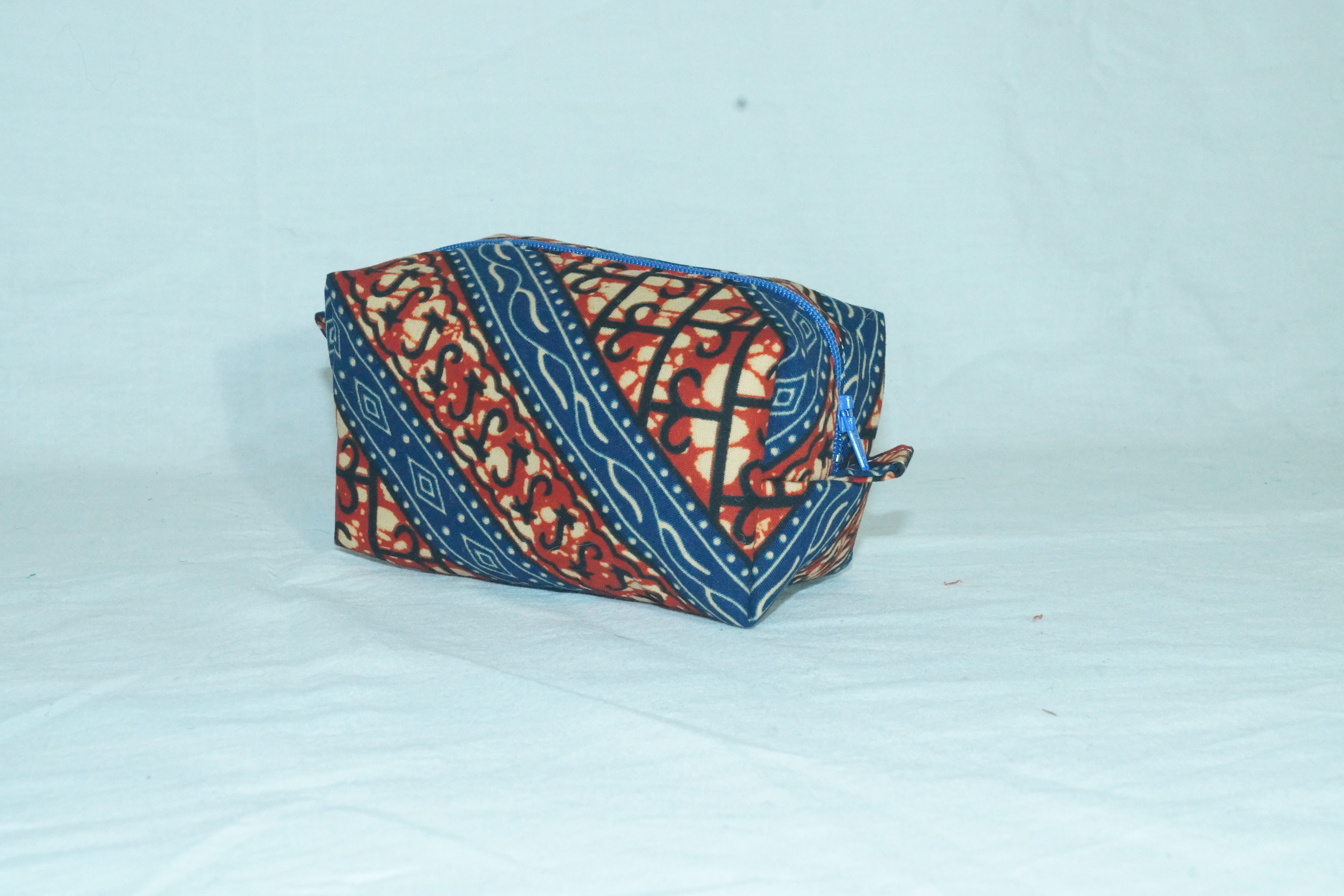 Trousse rouge et bleue