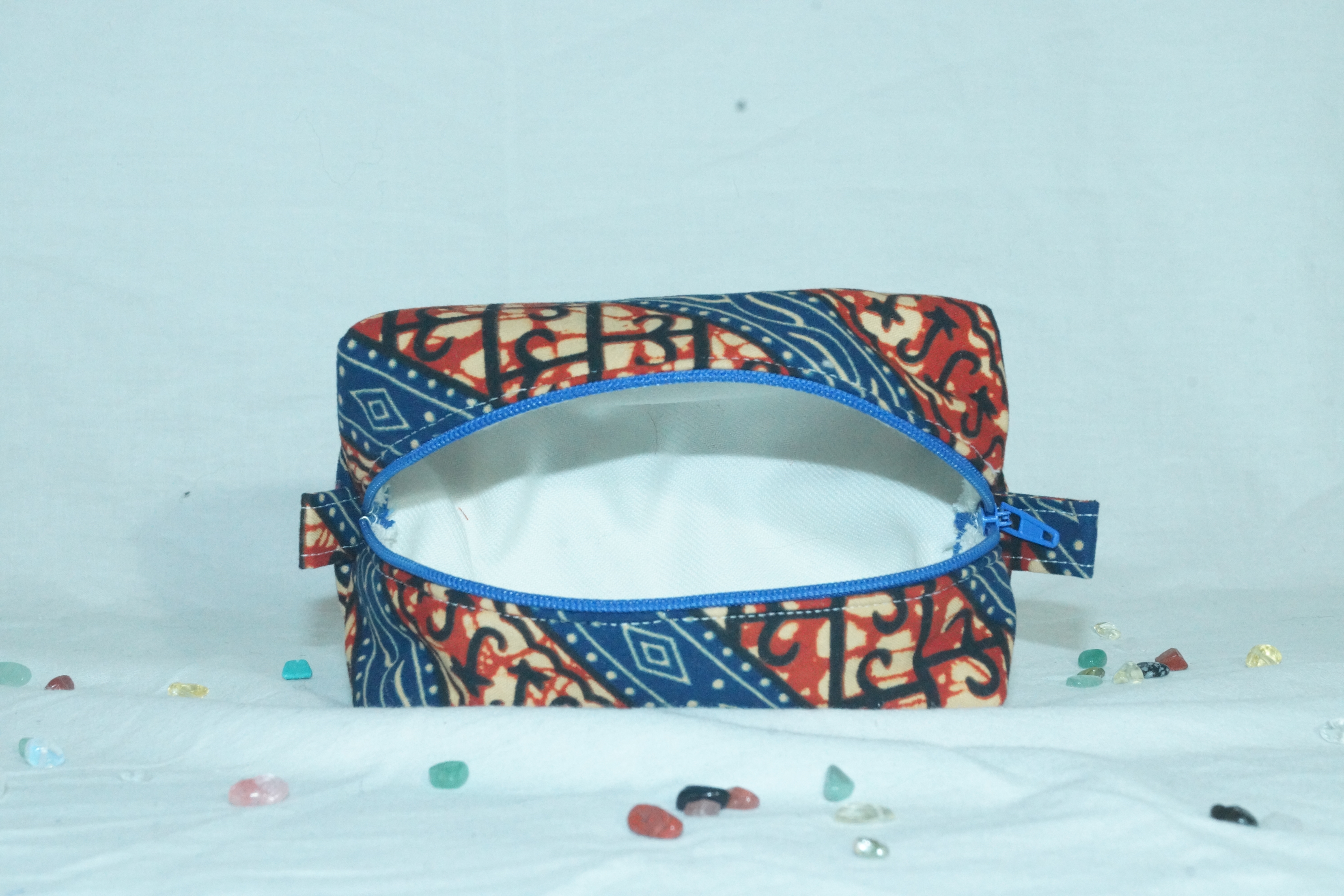 Trousse rouge et bleue