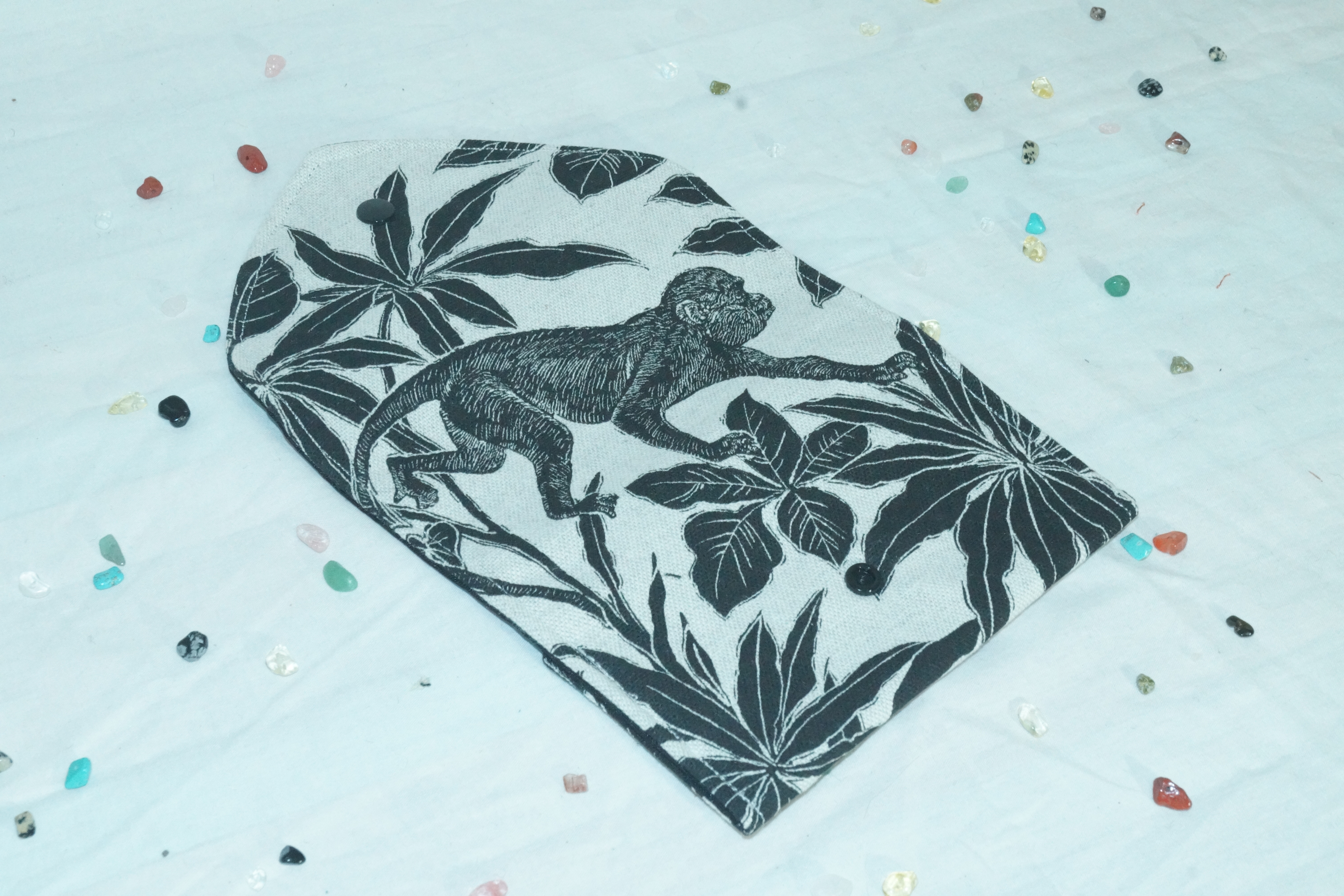 Blague à tabac fougères et singe