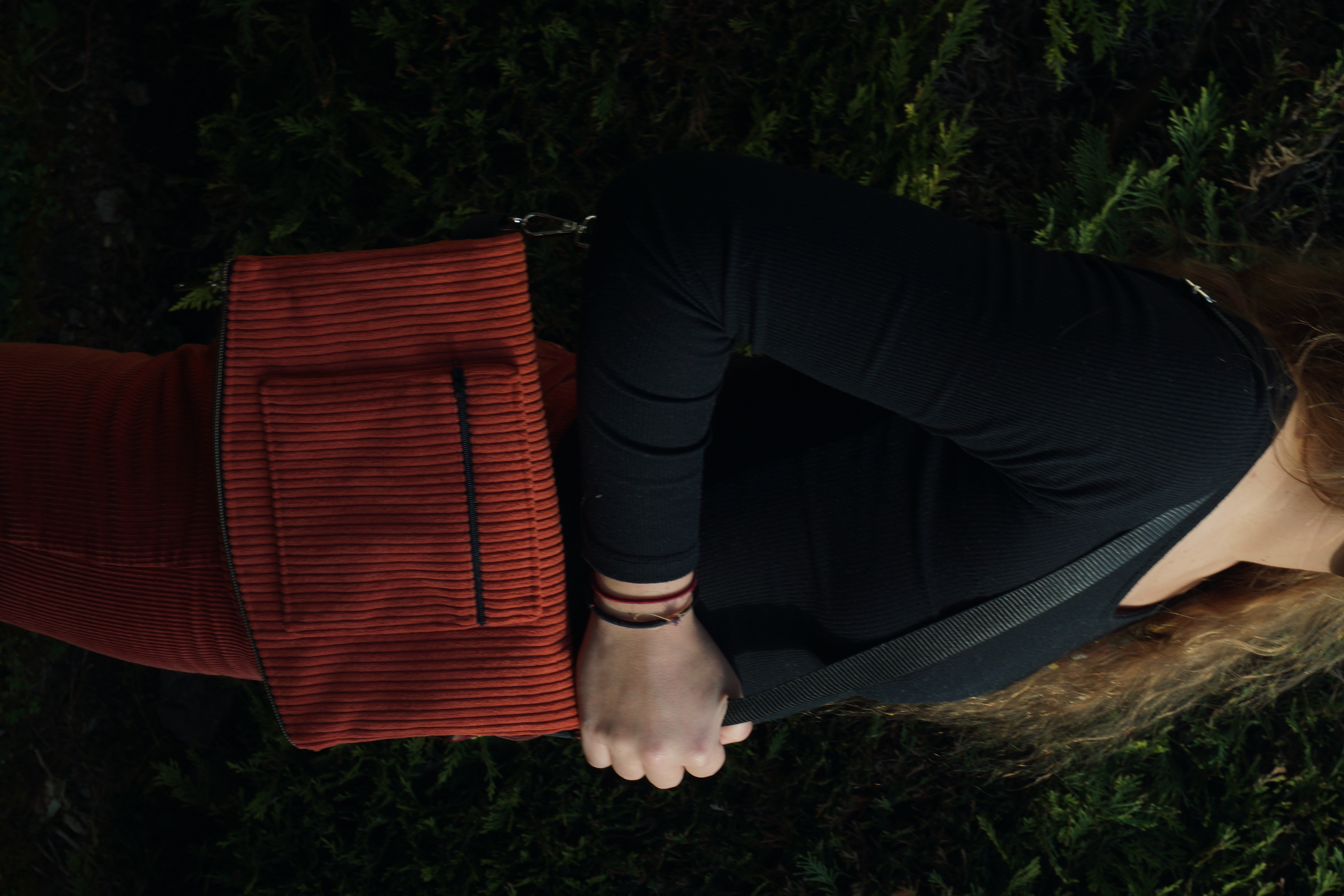 Sacoche réversible en velours côtelé rouille