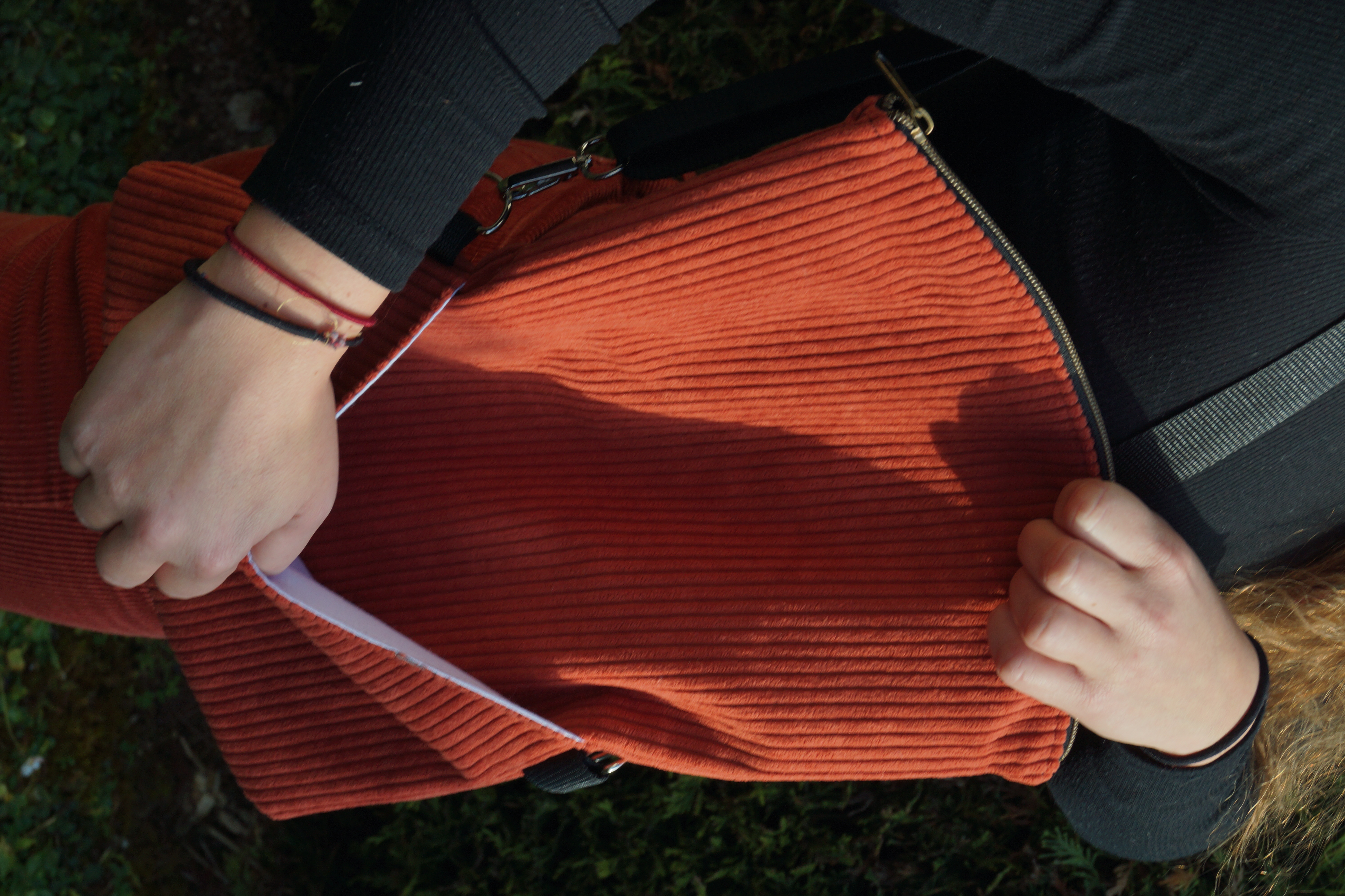 Sacoche réversible en velours côtelé rouille