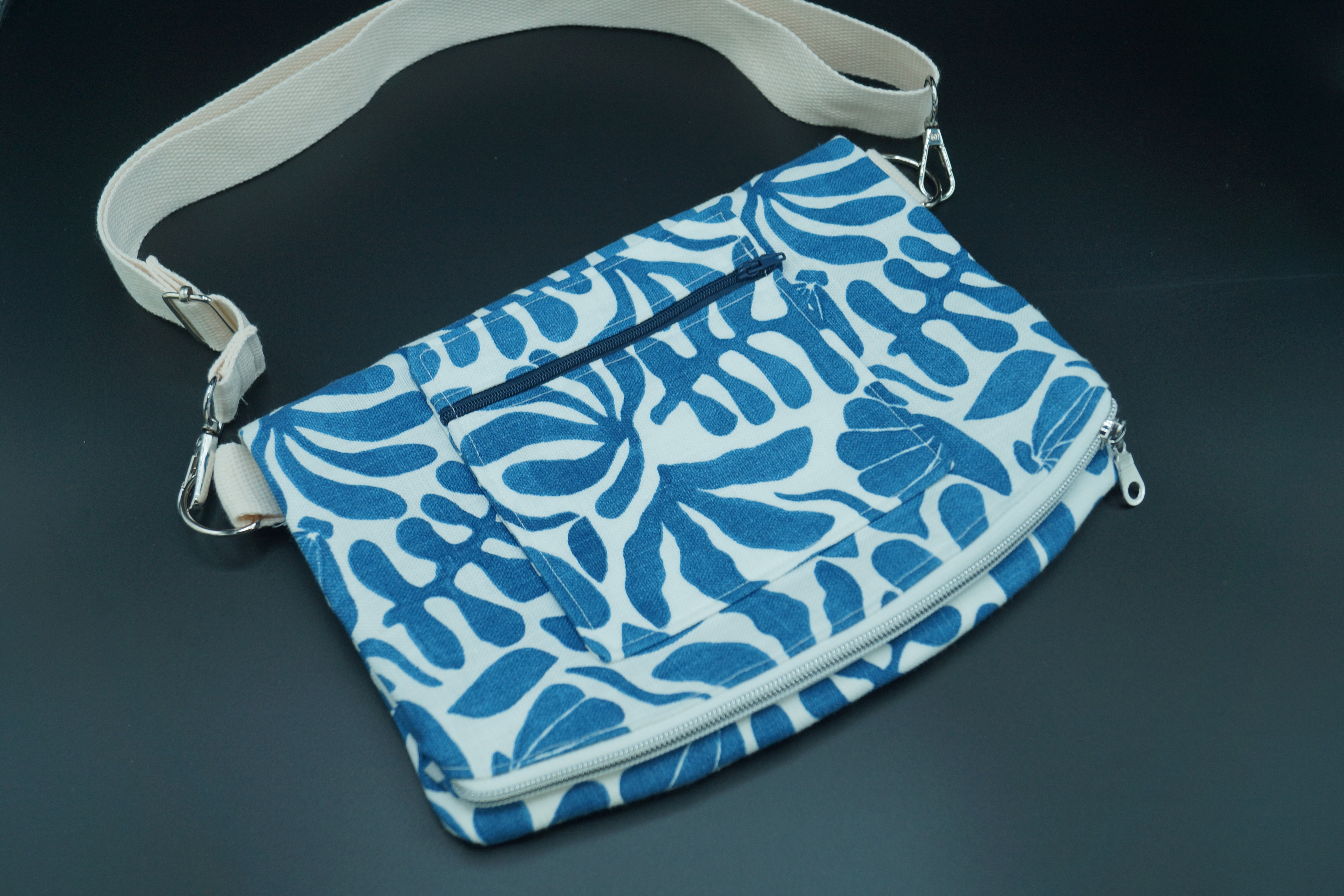 Sacoche réversible fougères bleues