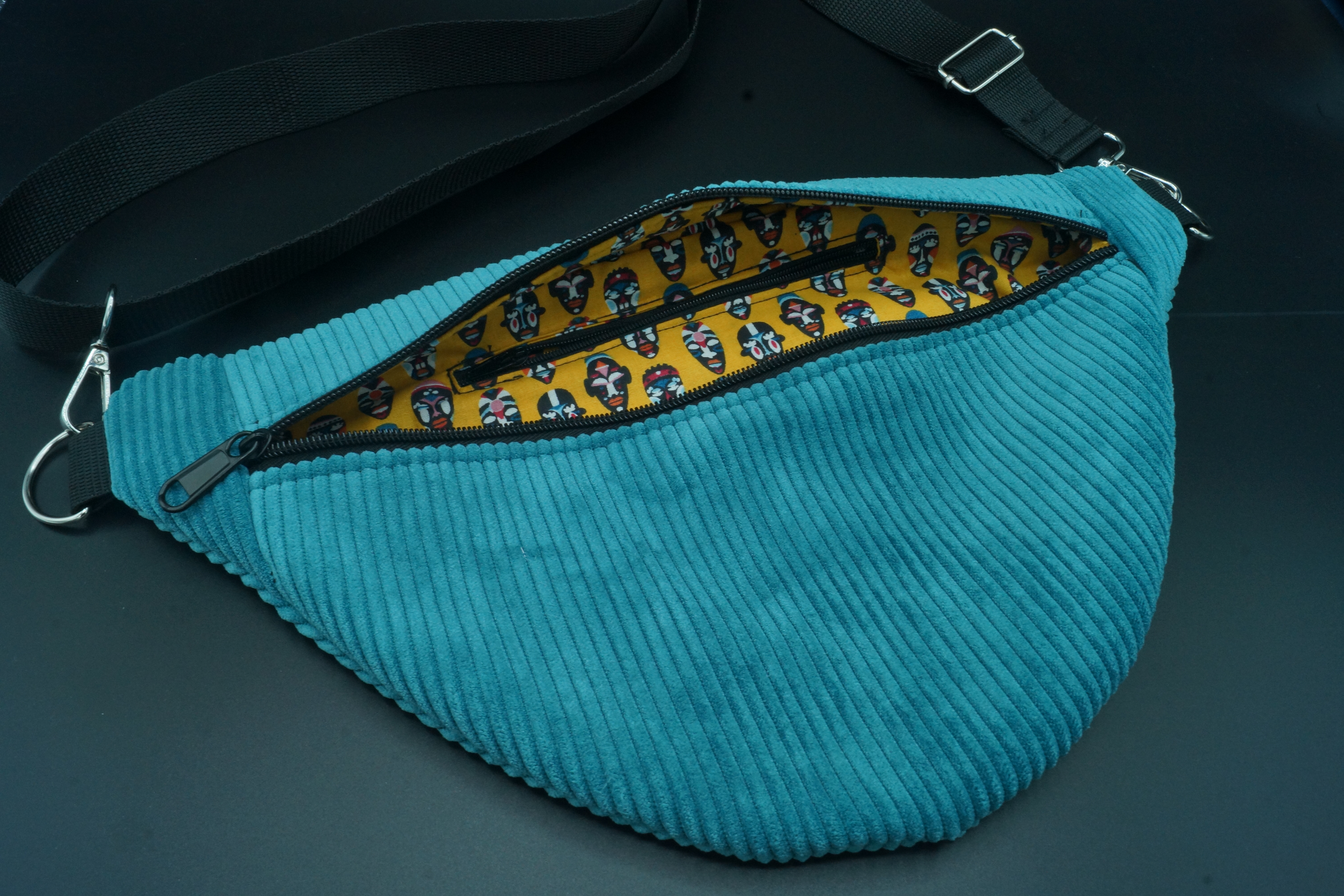 Banane en velours côtelé bleu canard