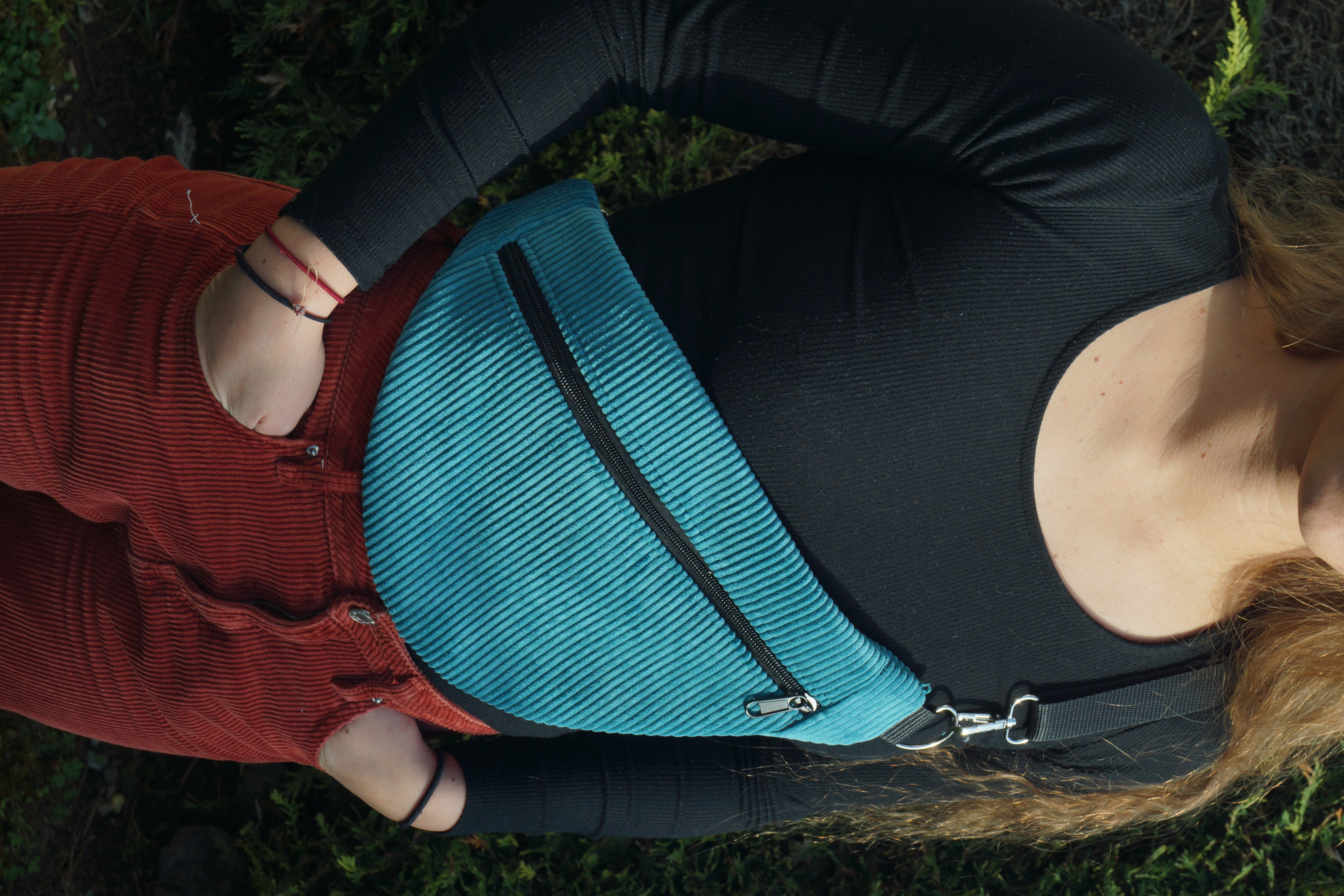 Banane en velours côtelé bleu canard