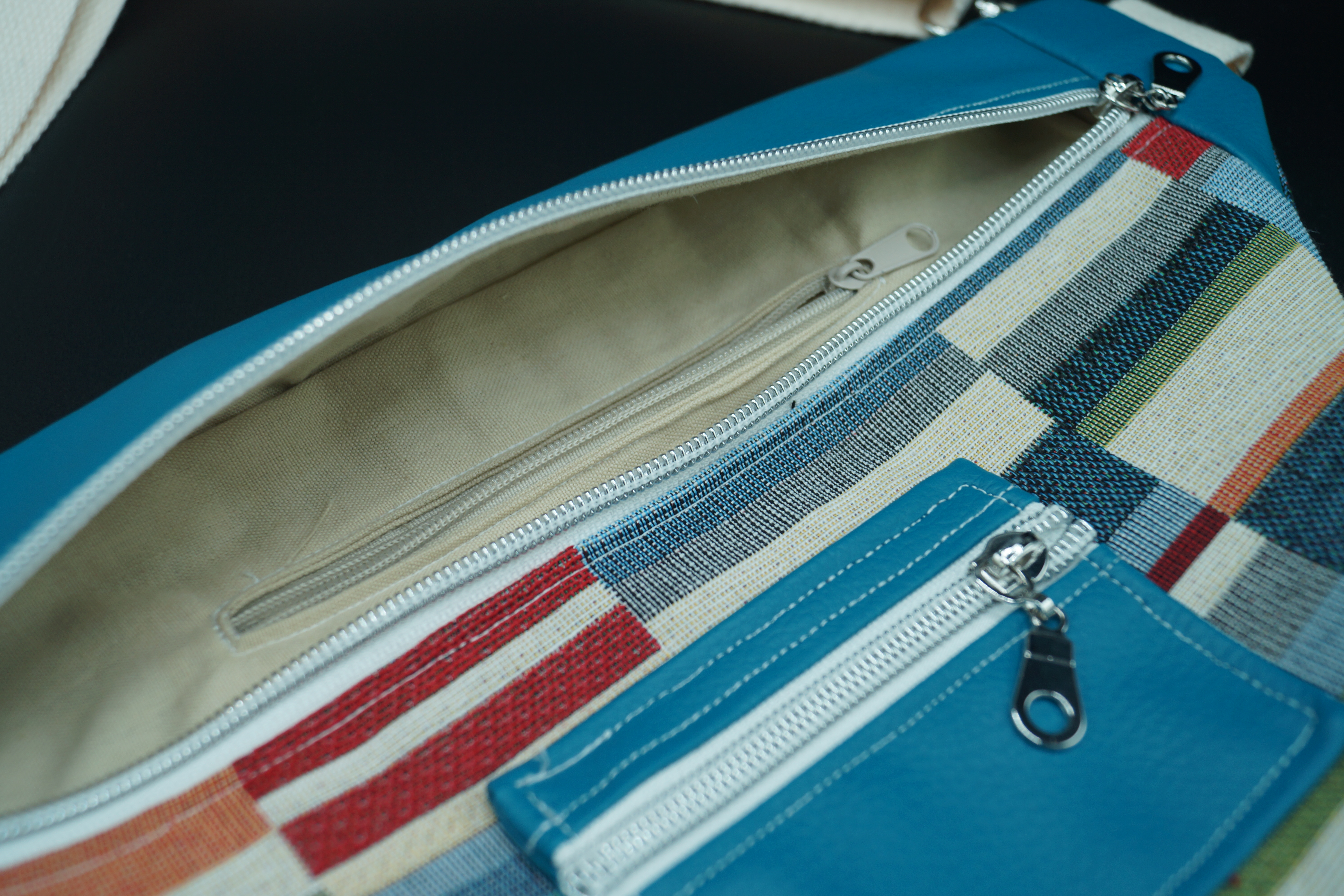 Banane Jacquard rayé et skaï