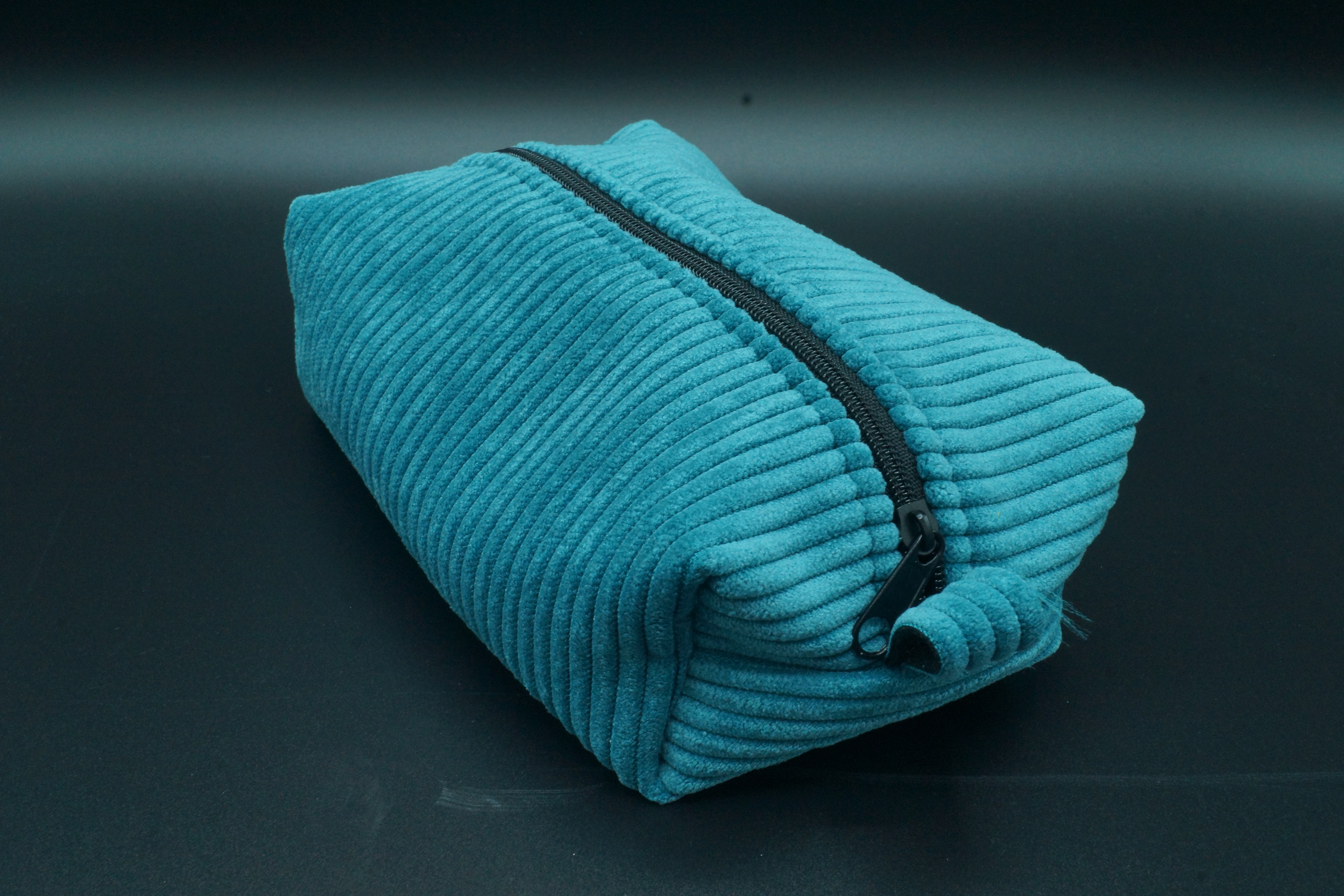 Trousse en velours côtelé bleu