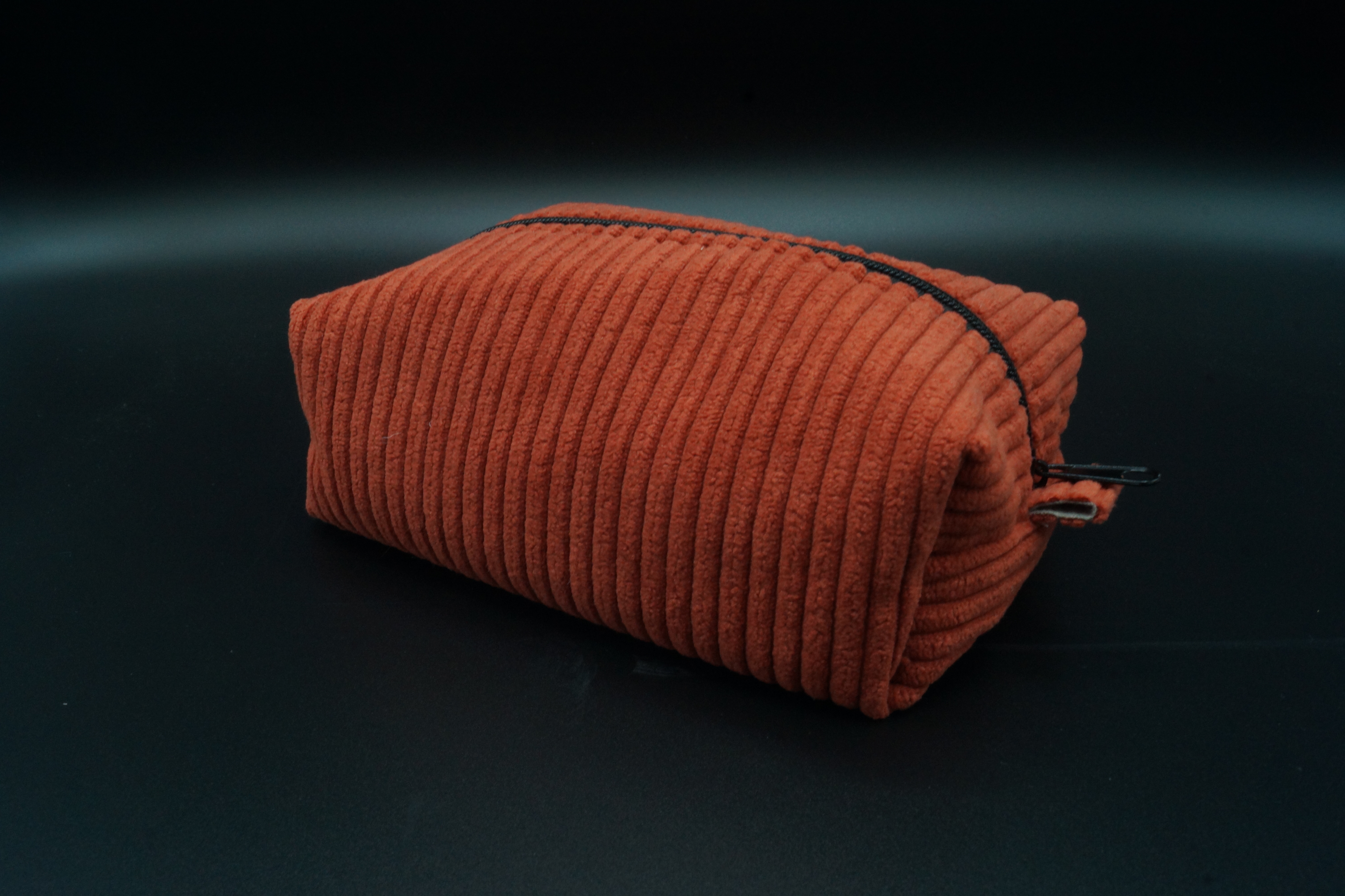 Trousse en velours côtelé rouille