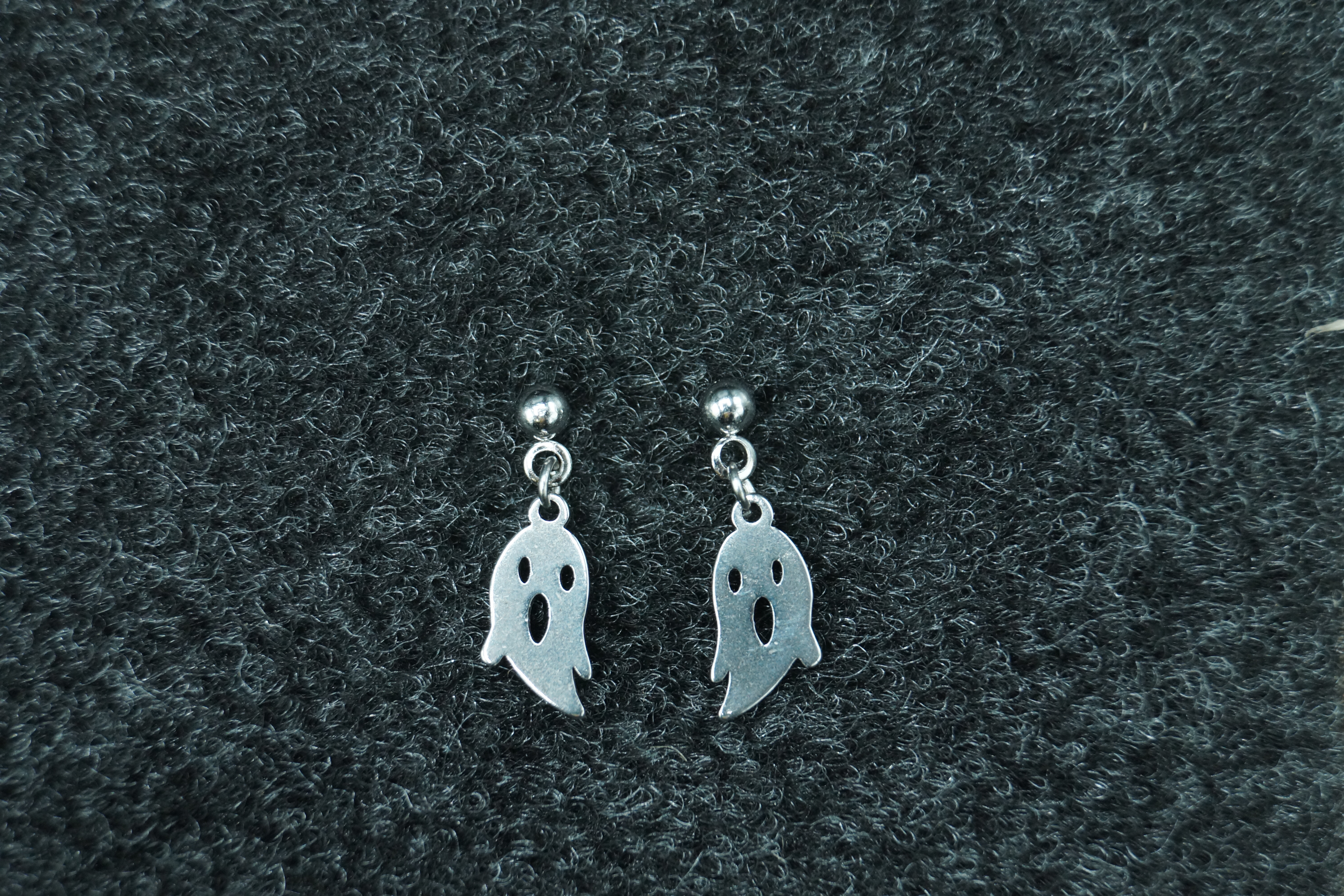 Boucles d'oreilles fantôme