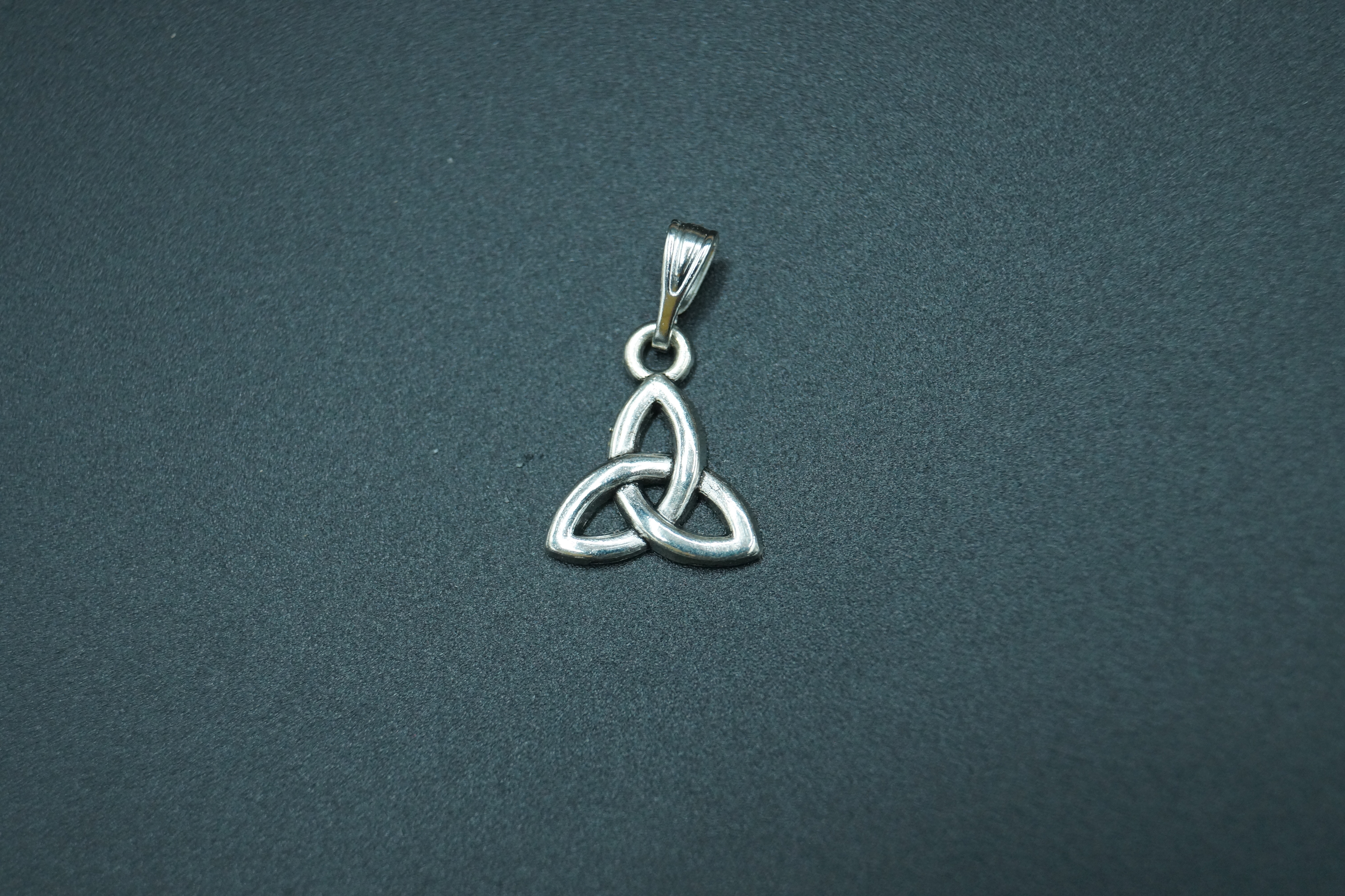 Pendentif Triquetra