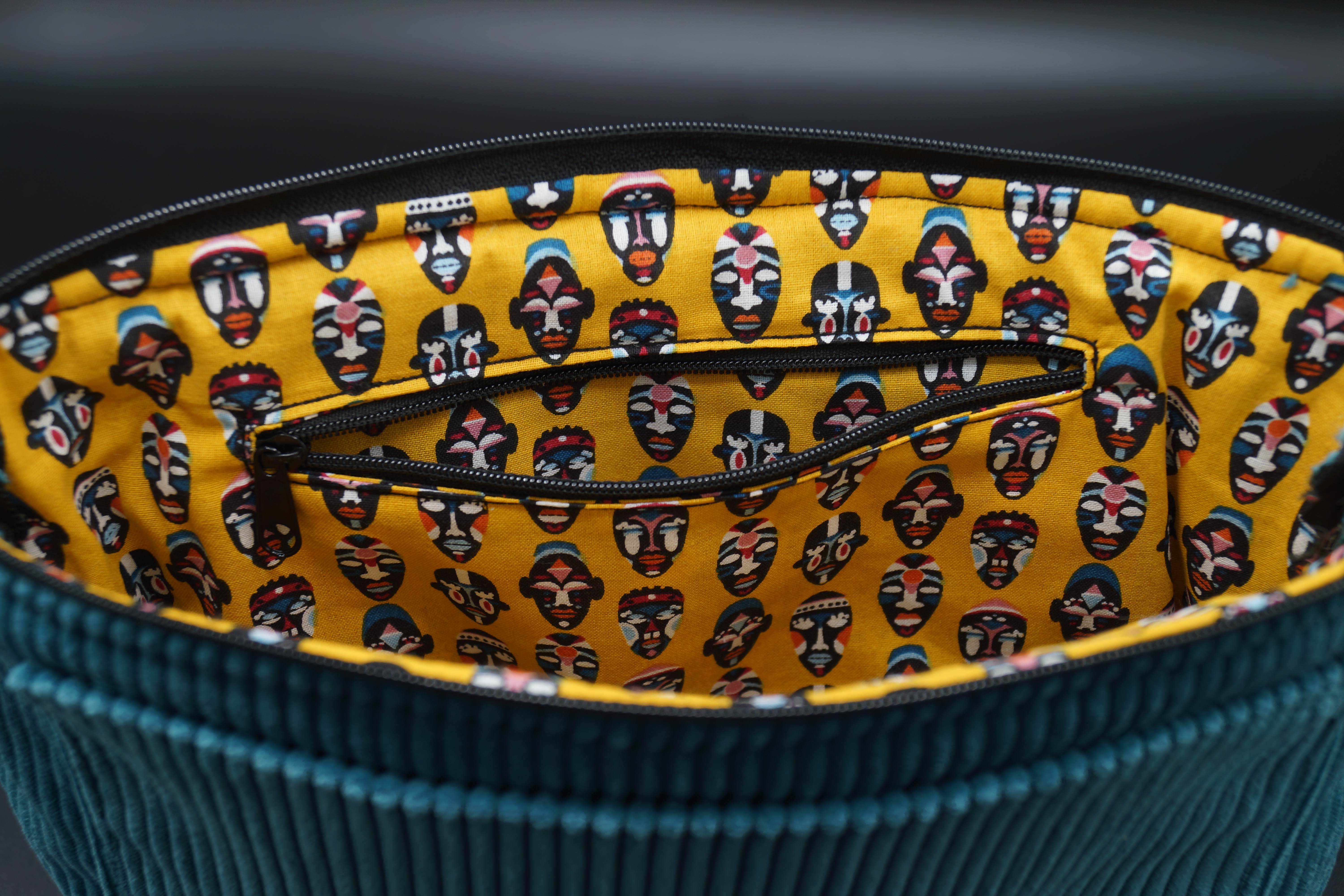 Trousse de toilette en velours côtelé