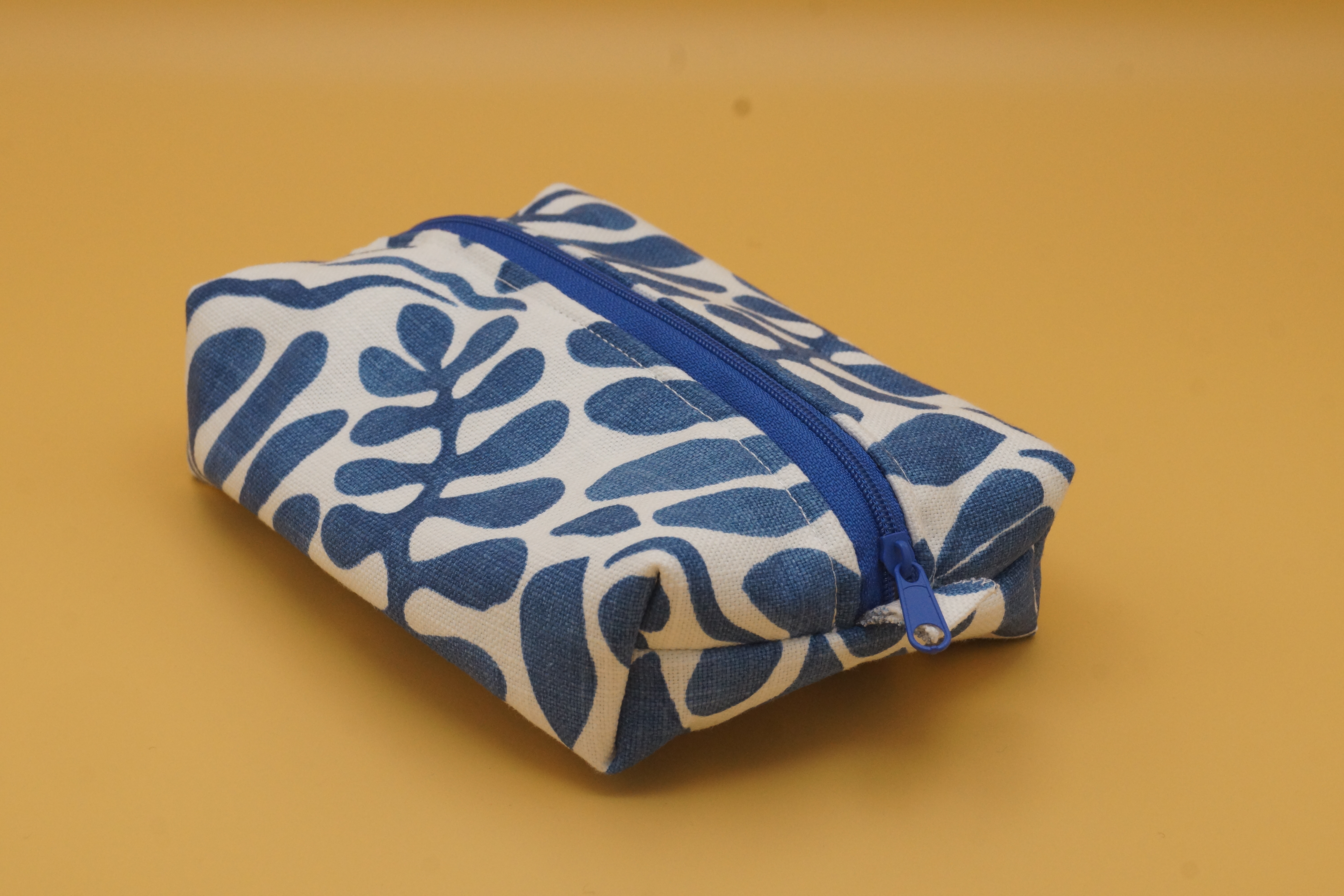 Trousse fougères bleue