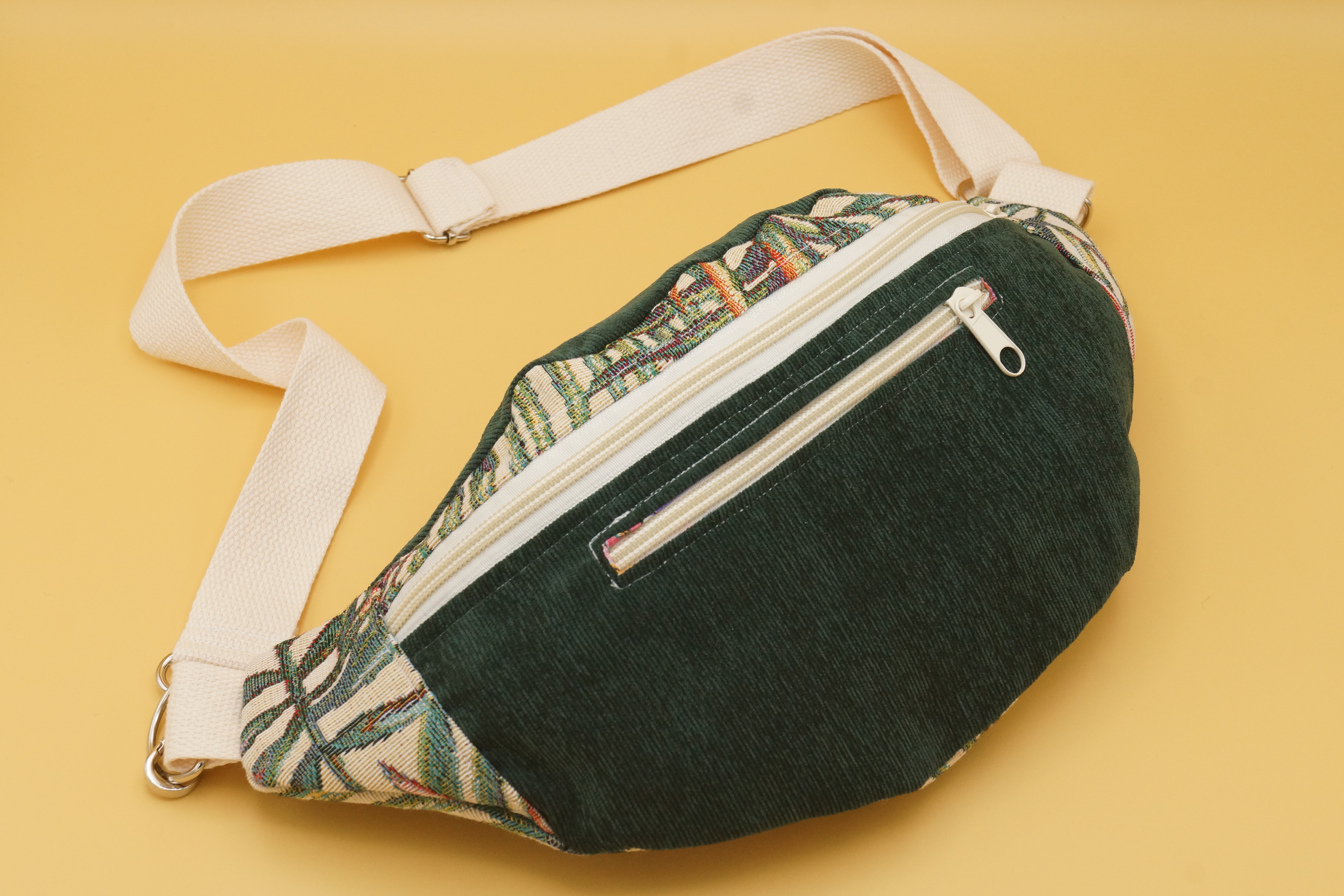 Sacoche banane fougères