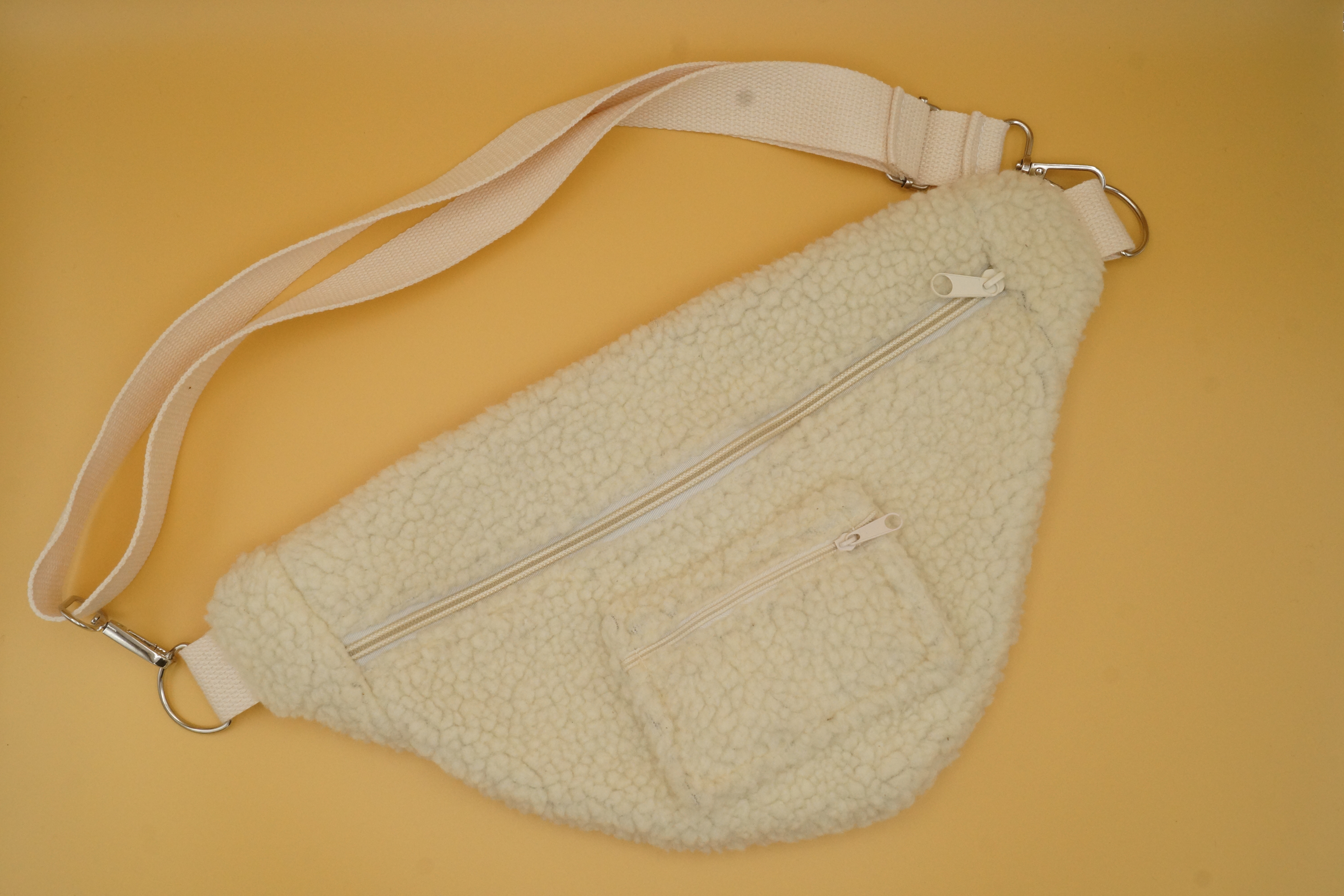 Sacoche banane mouton