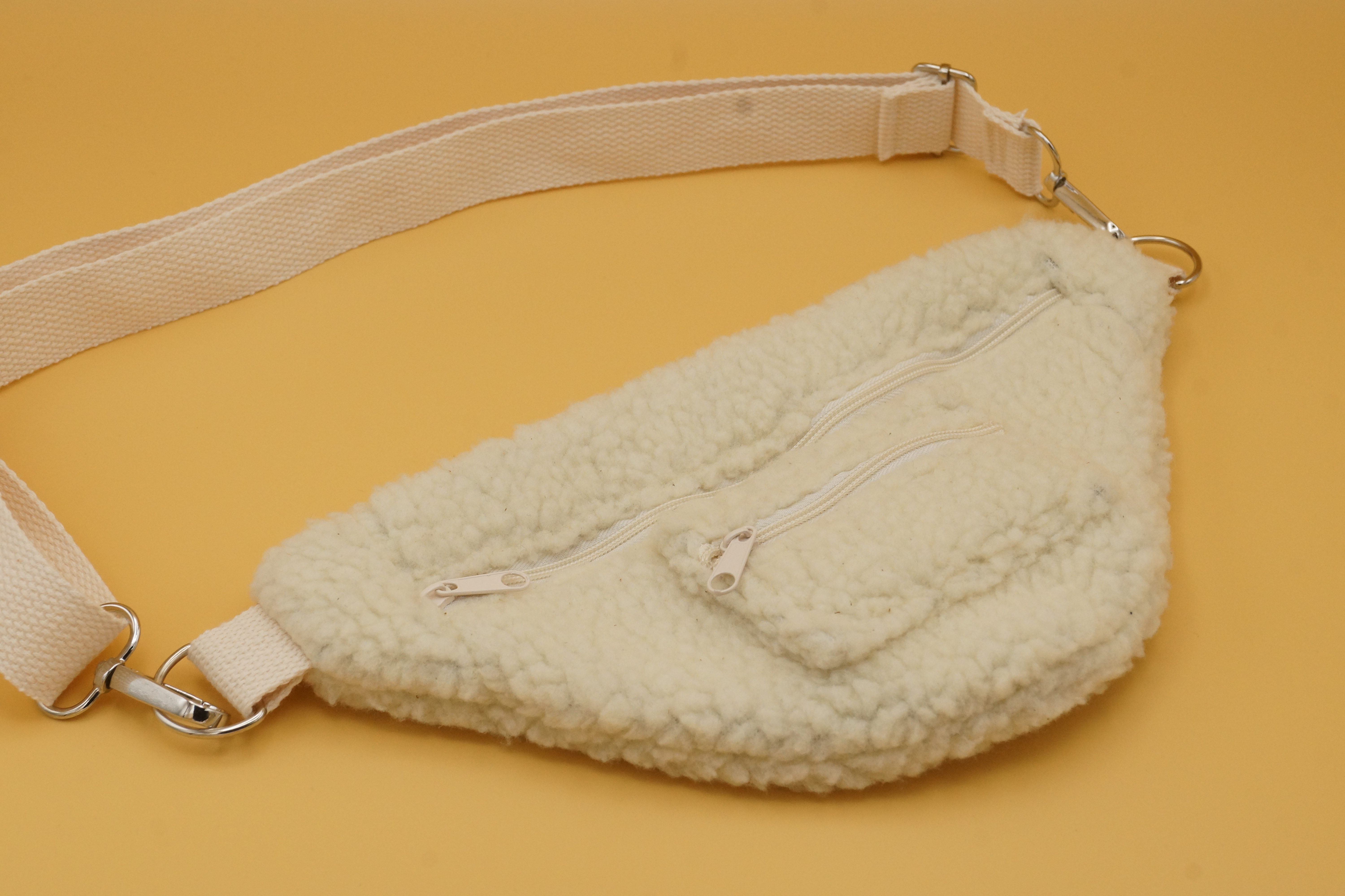 Sacoche banane mouton enfant