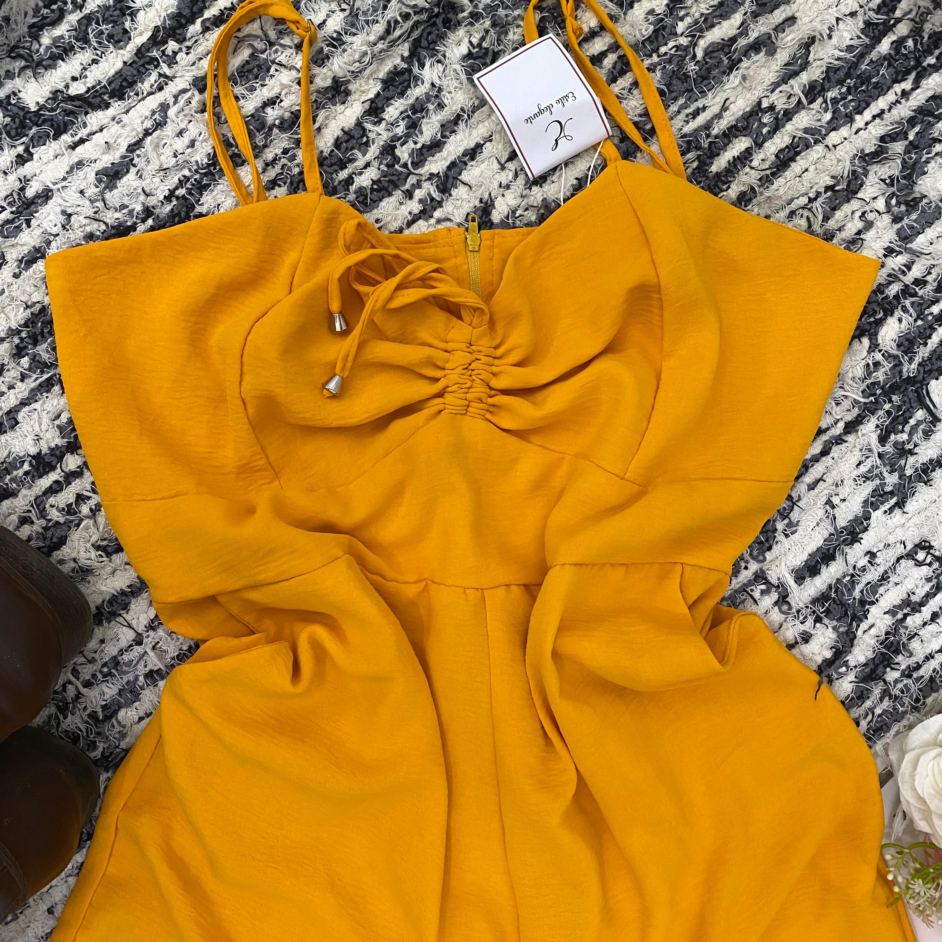 Macacão cor mostarda Tamanho GG