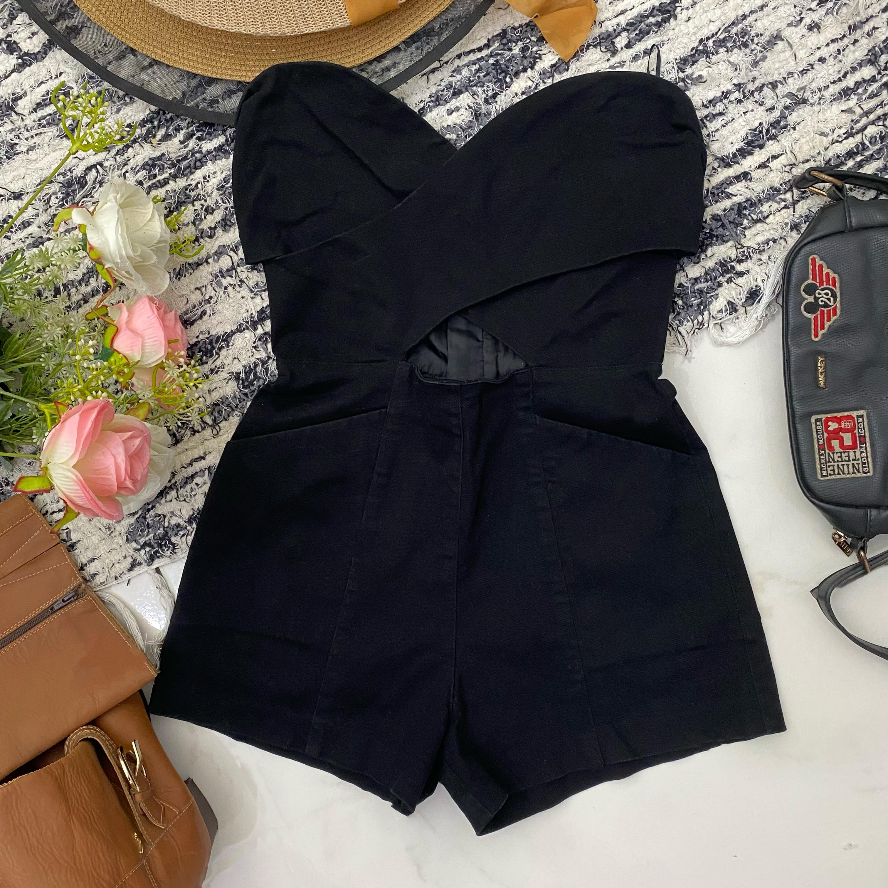 Macacão preto feminino Tamanho P